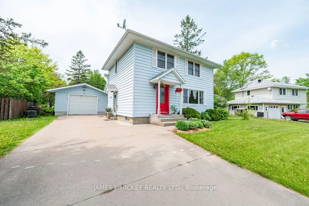 8 Tweedsmuir Place