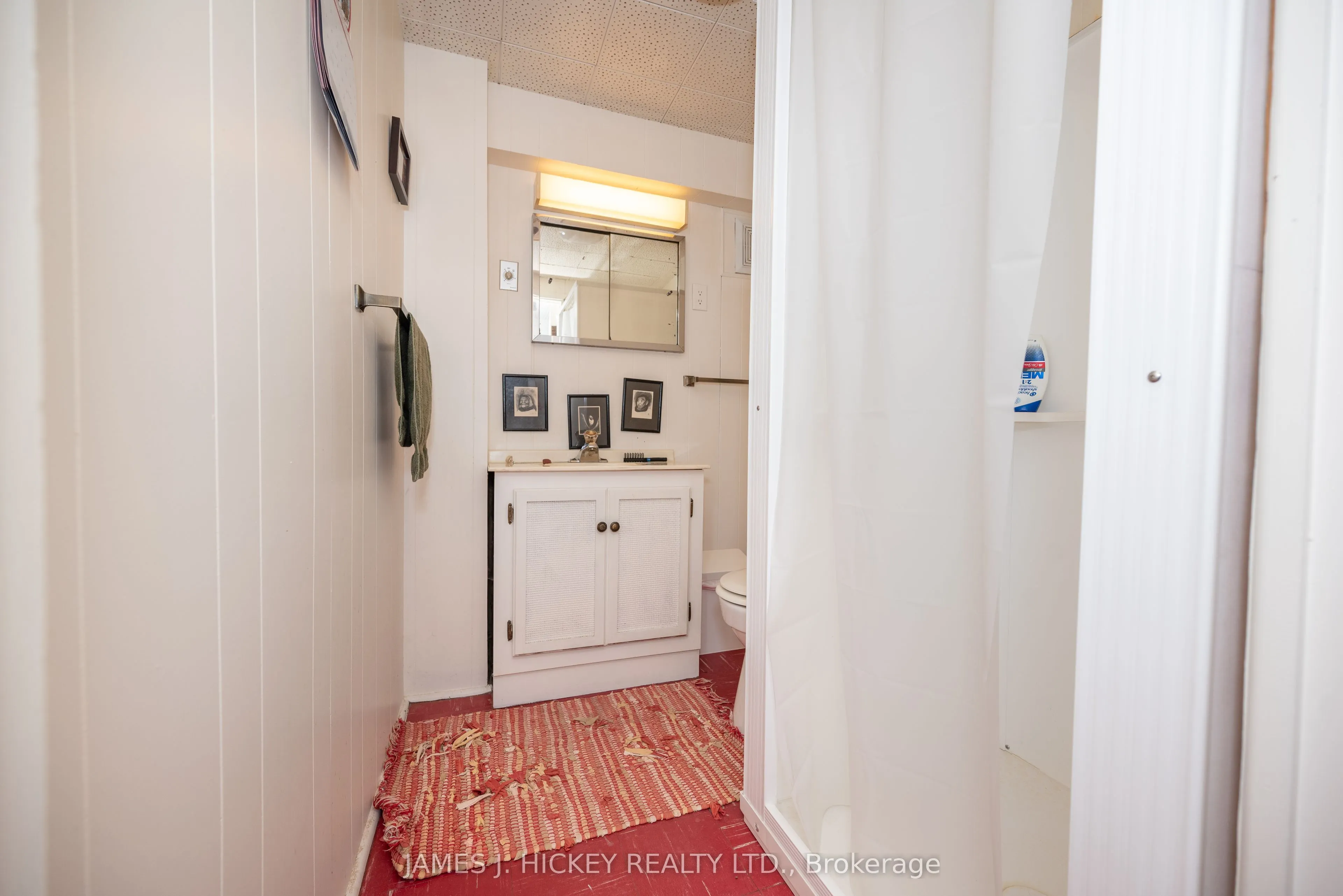 8 Tweedsmuir Place