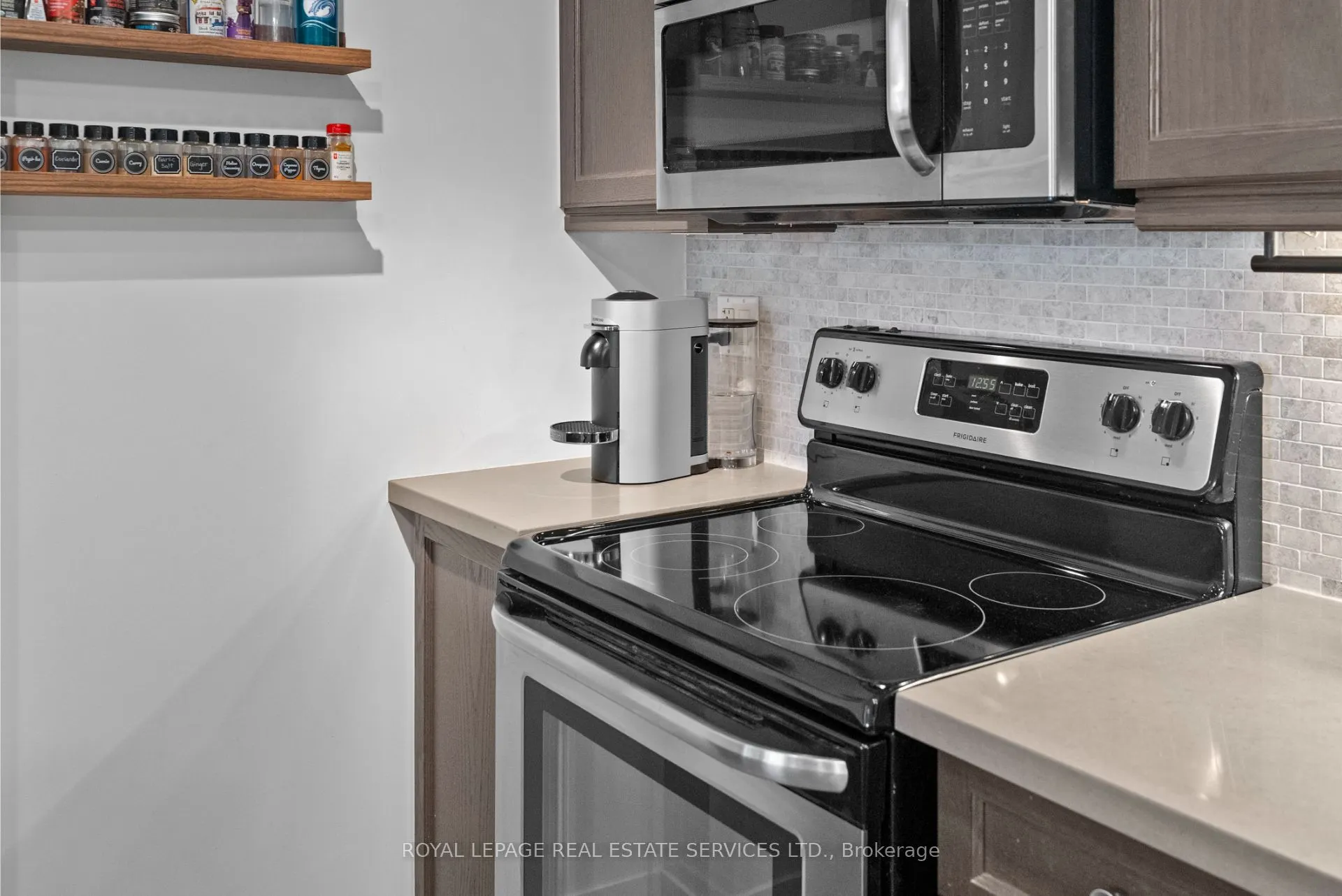 90 Charlton Avenue W, #304