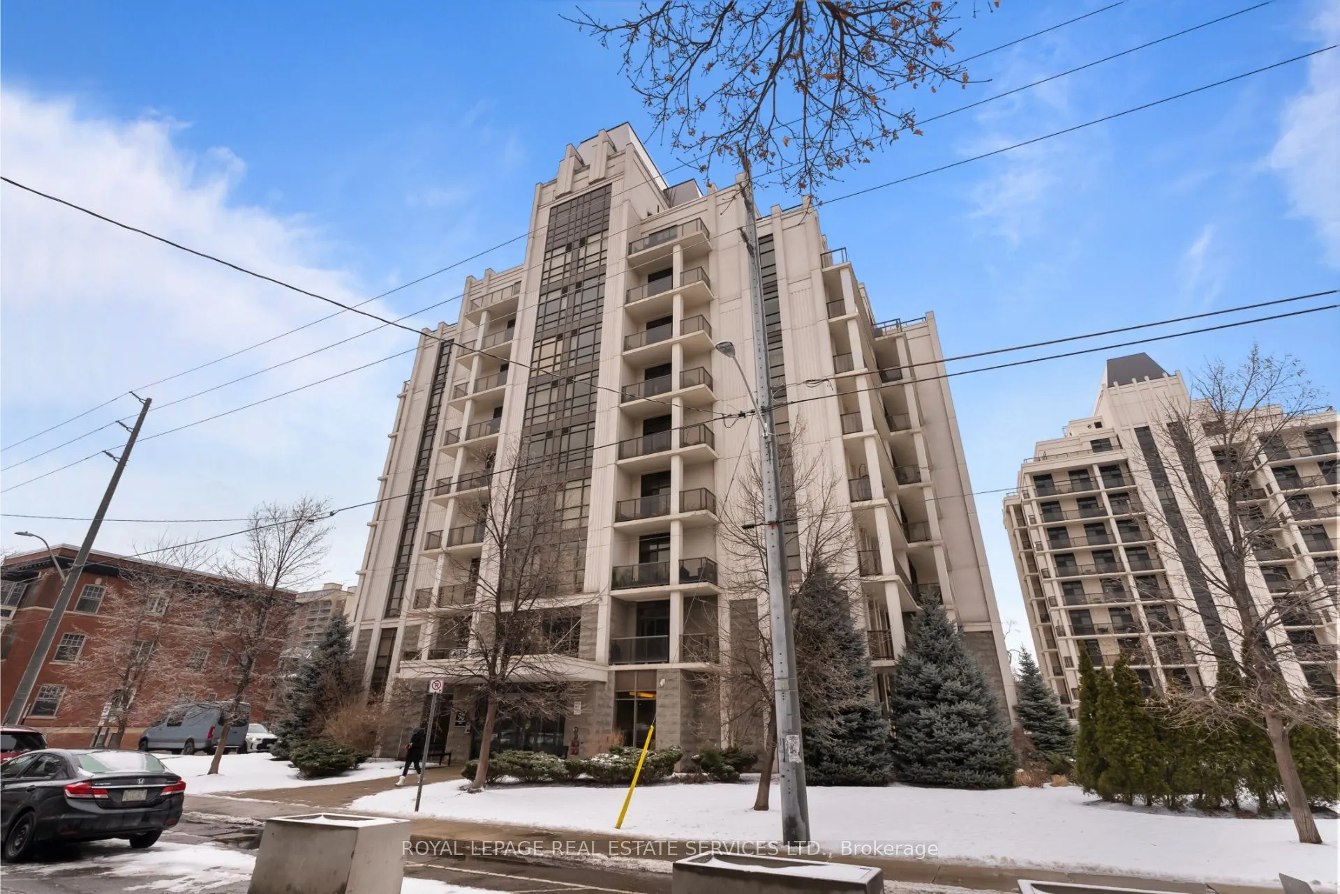 90 Charlton Avenue W, #304