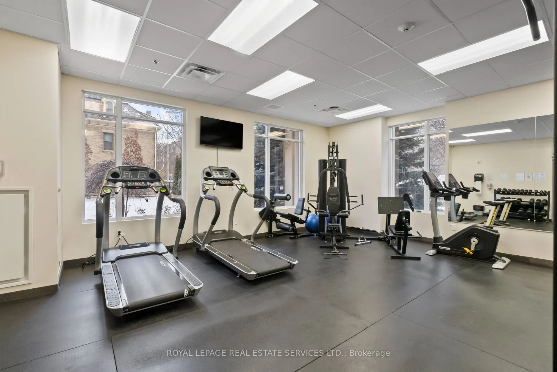 90 Charlton Avenue W, #304