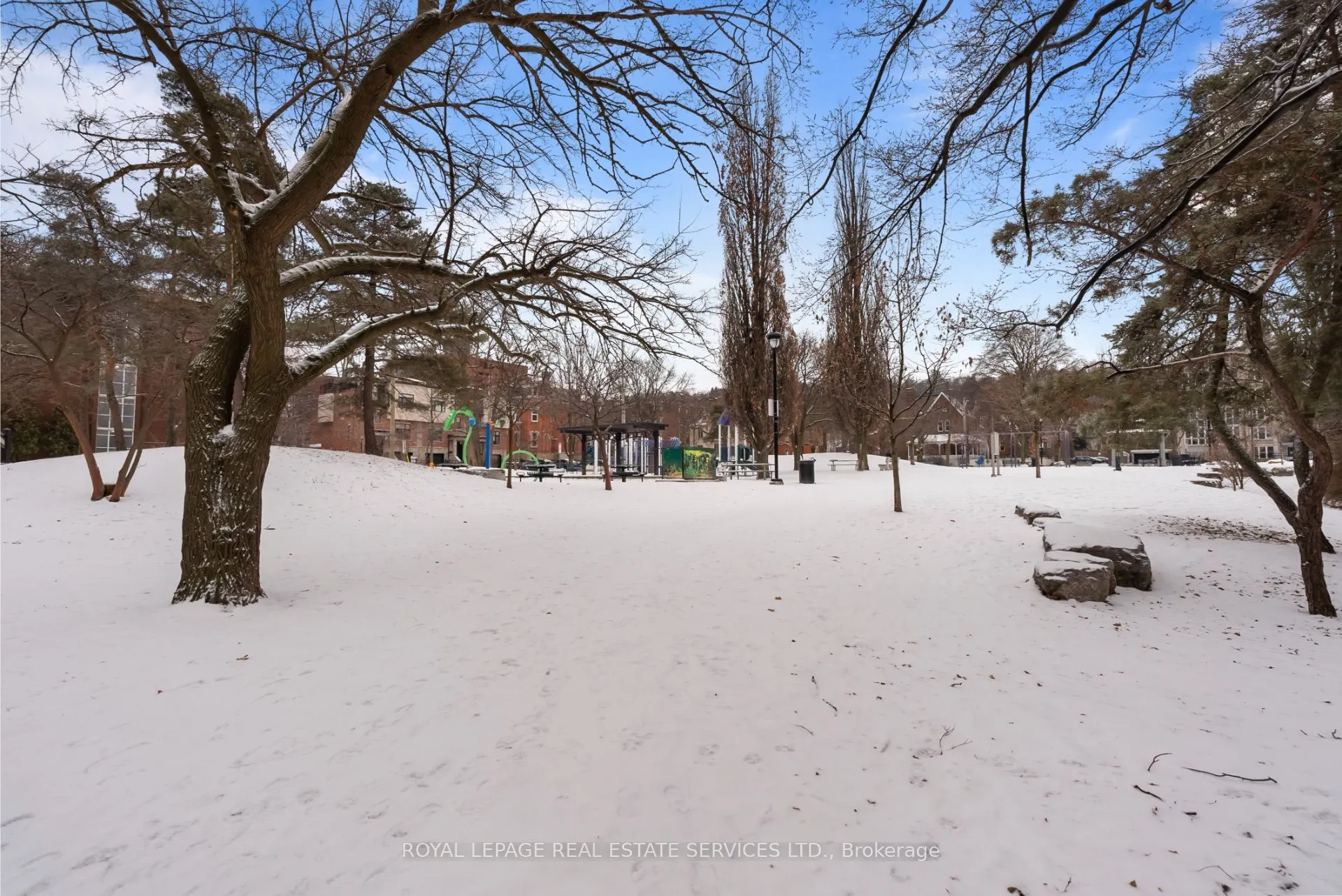 90 Charlton Avenue W, #304