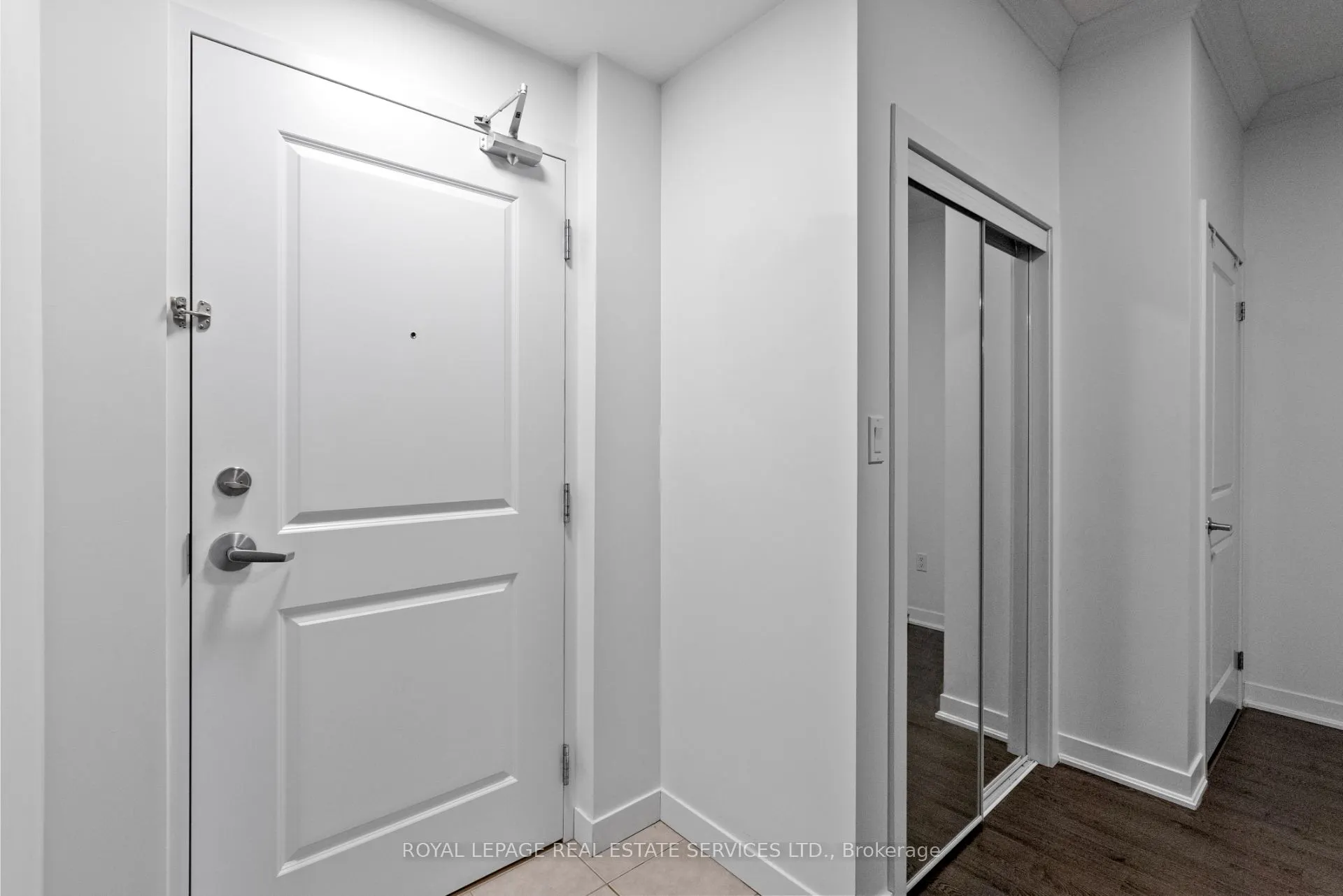 90 Charlton Avenue W, #304