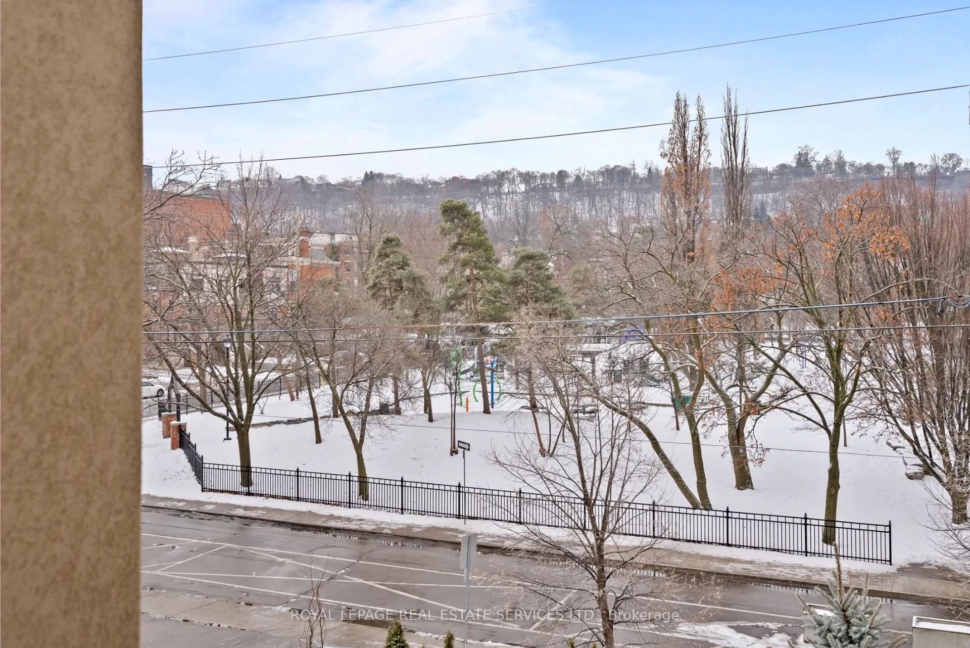 90 Charlton Avenue W, #304