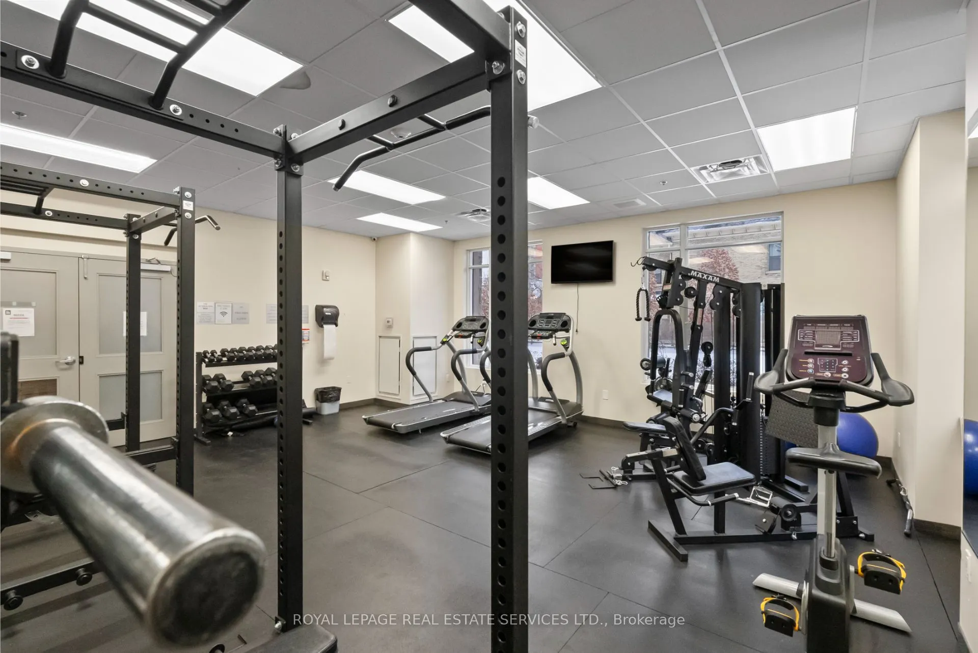90 Charlton Avenue W, #304