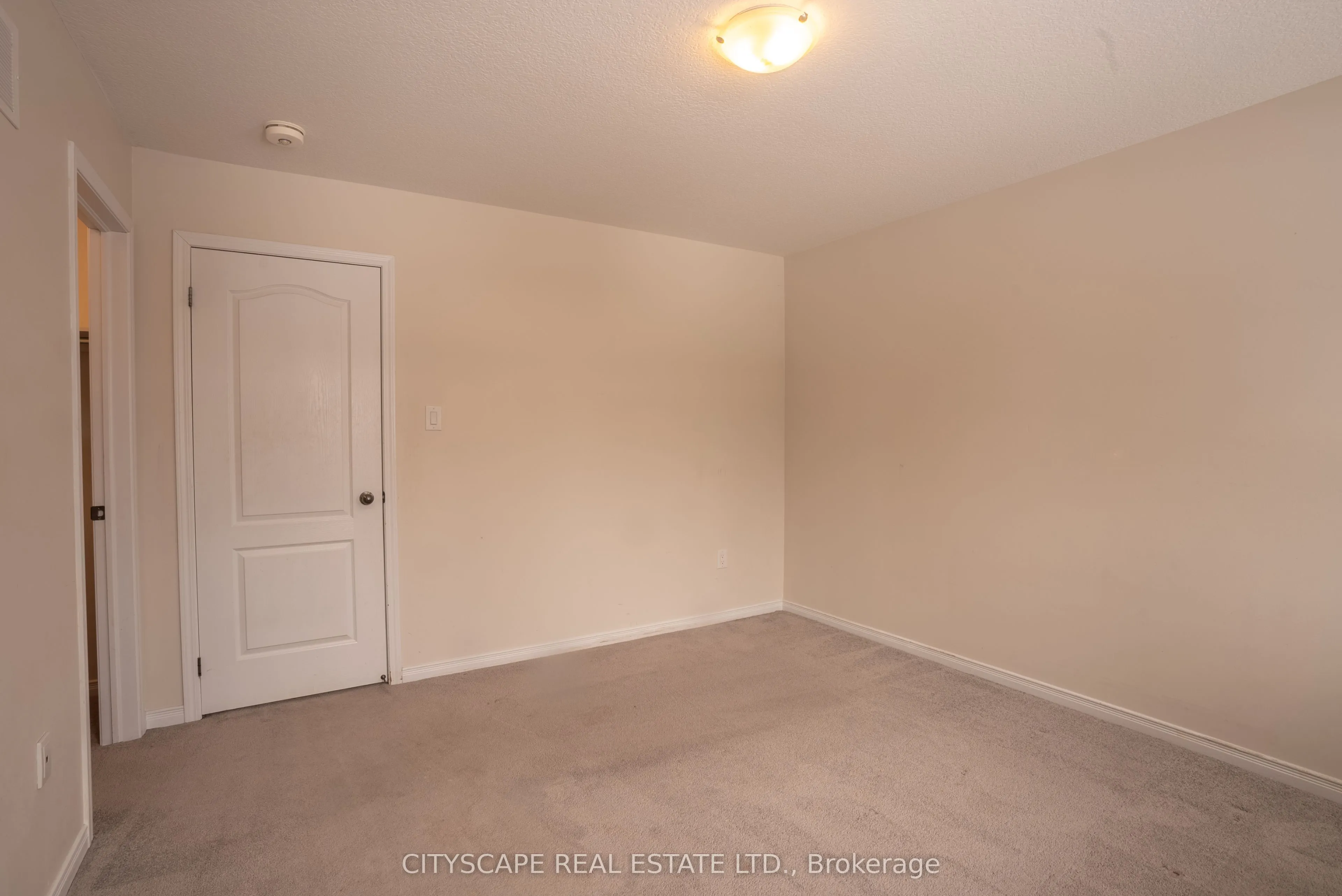 7771 White Pine Crescent