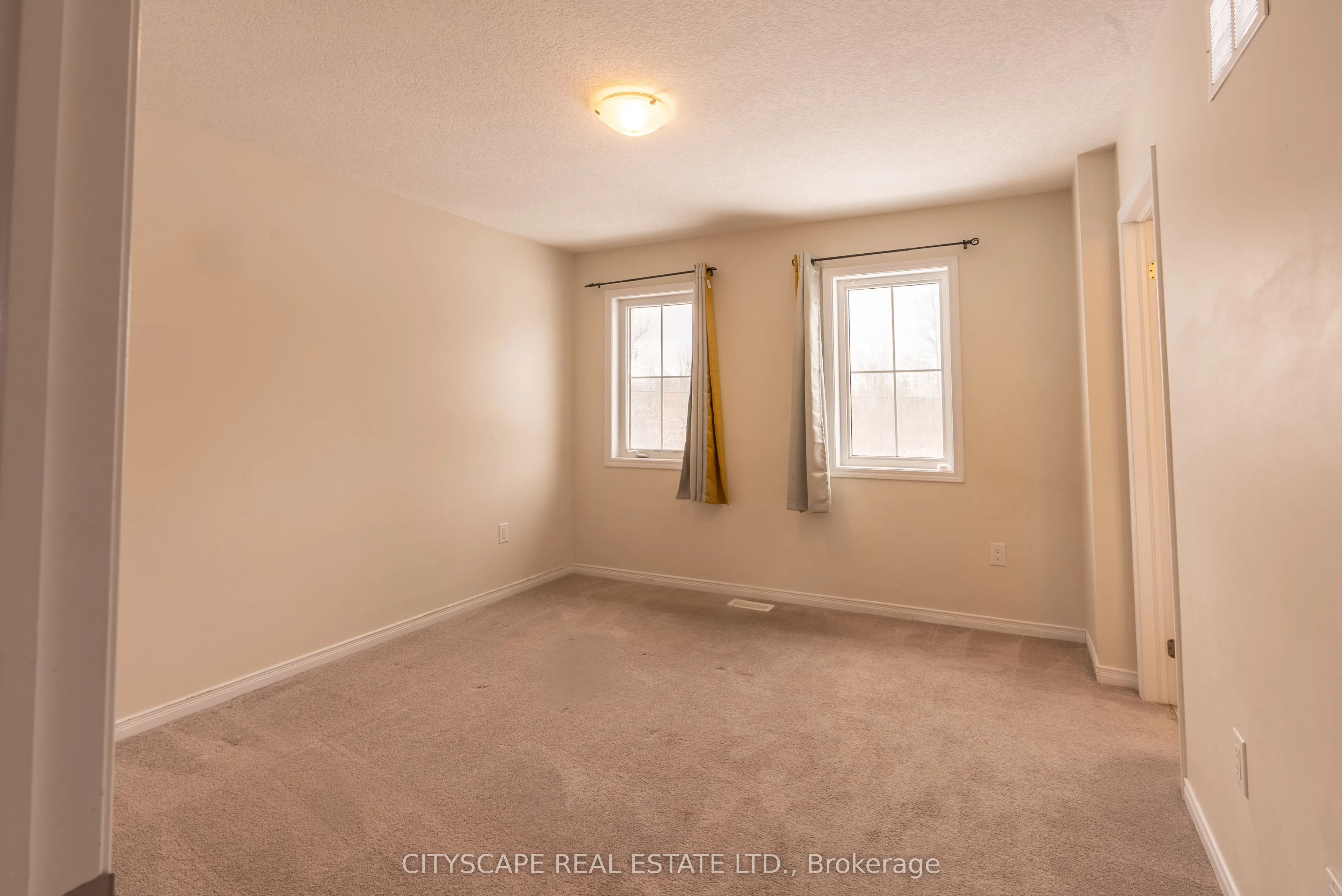 7771 White Pine Crescent