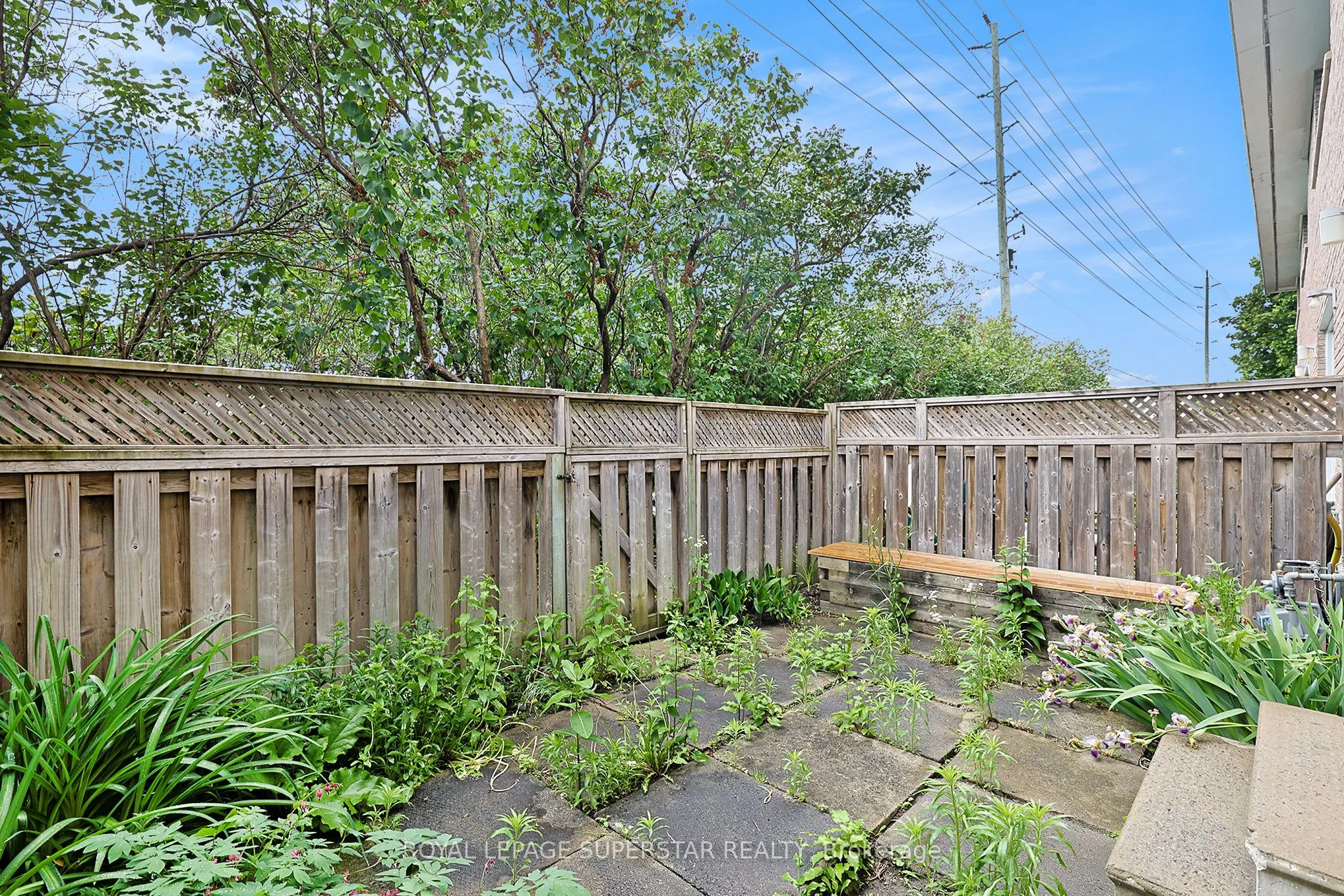 427 Moodie Drive #25