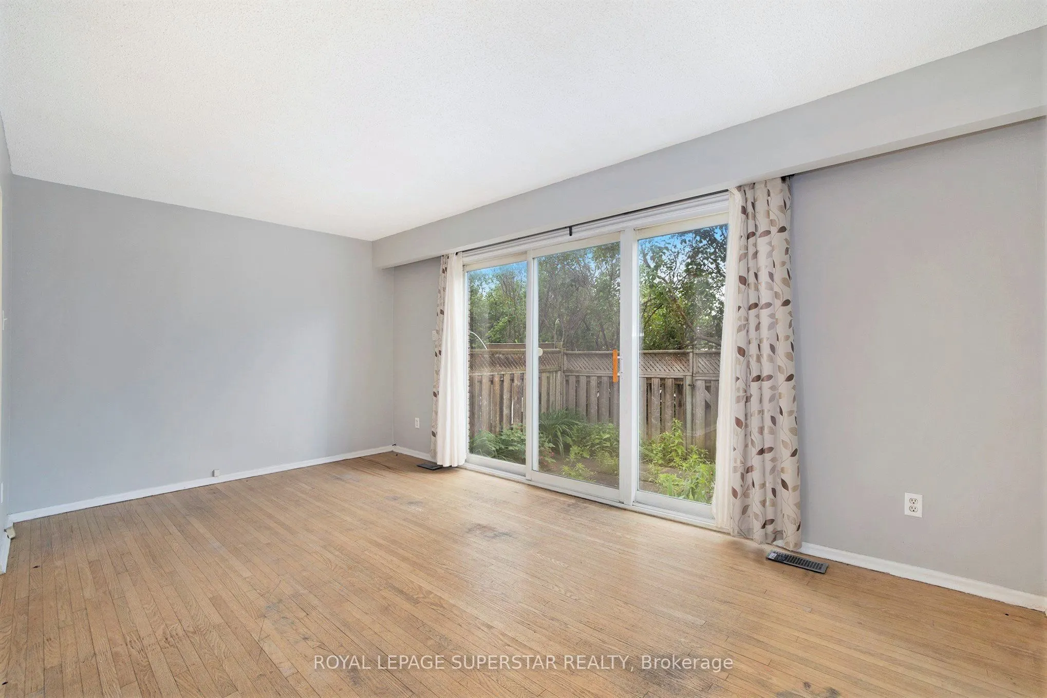 427 Moodie Drive #25