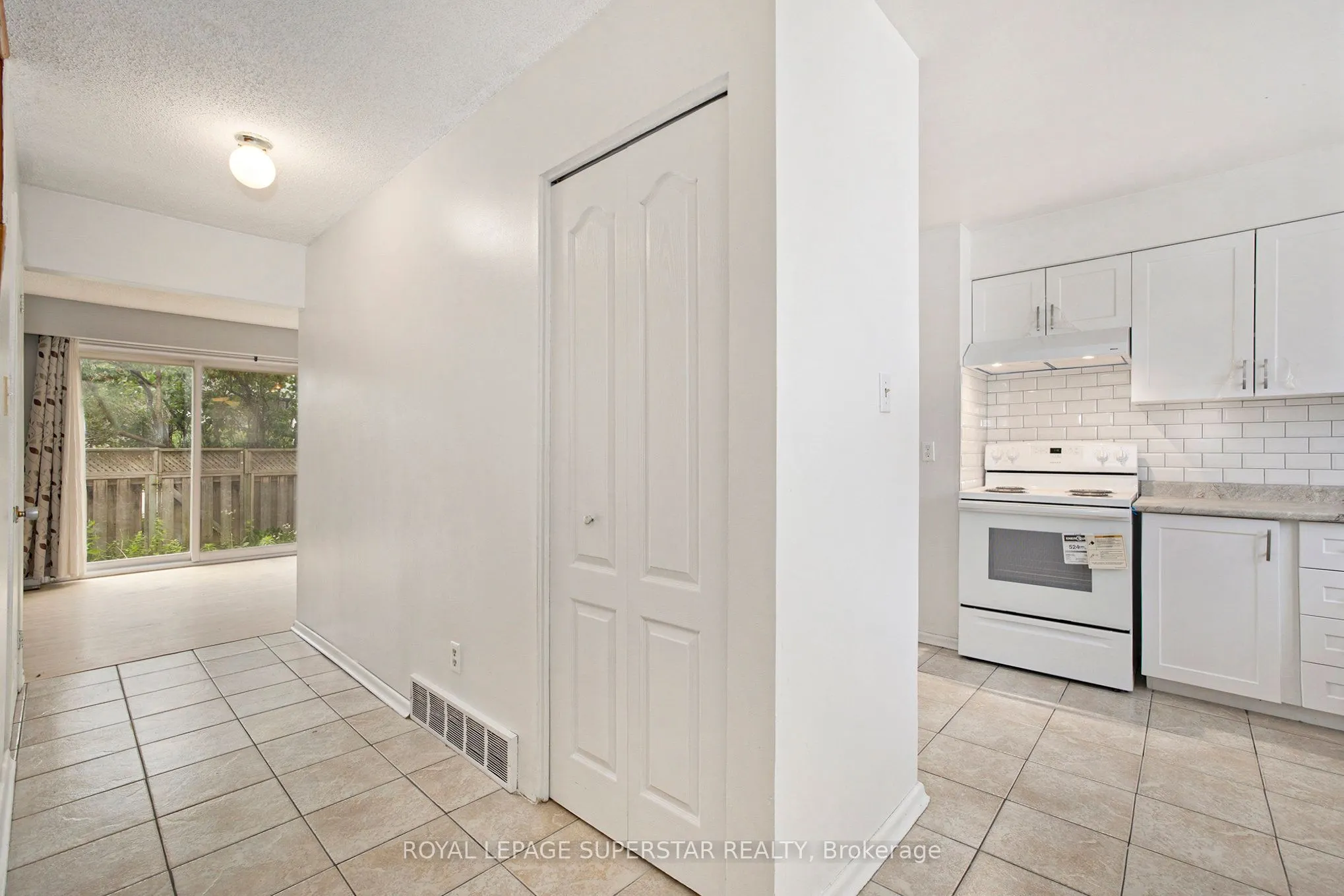 427 Moodie Drive #25