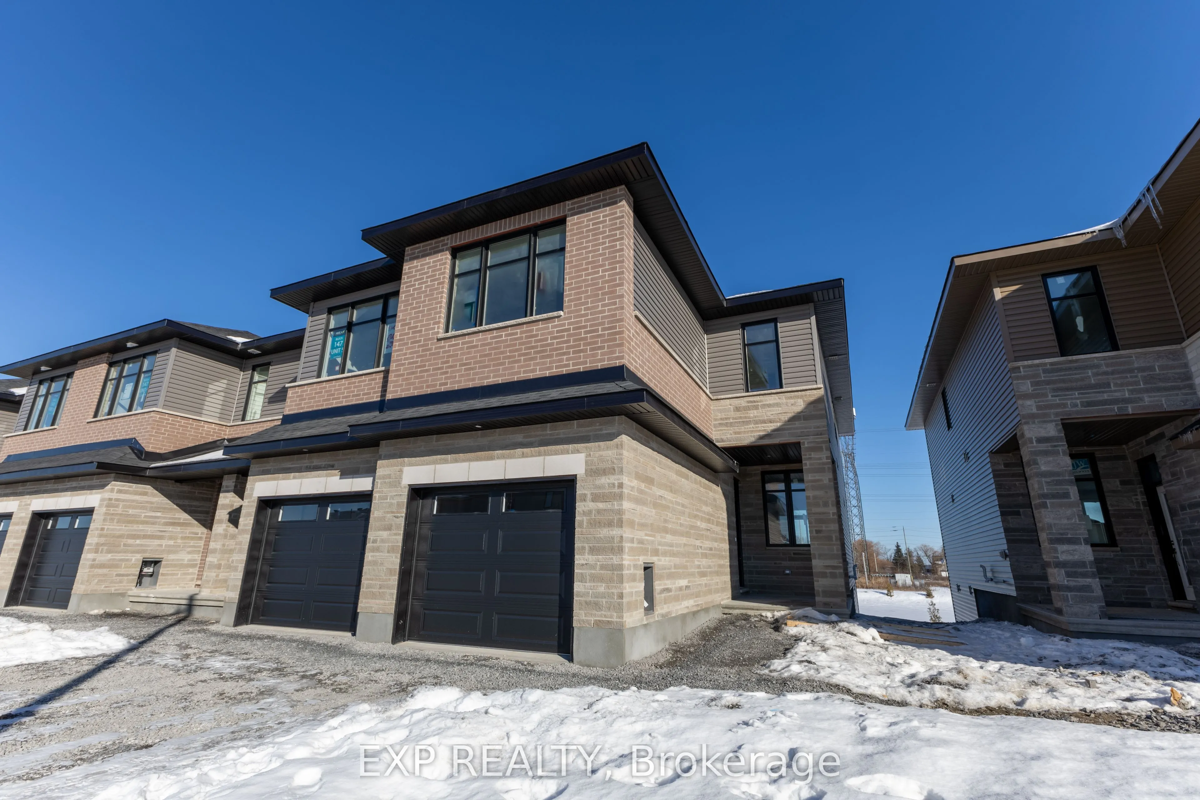 181 CRAIG DUNCAN Terrace