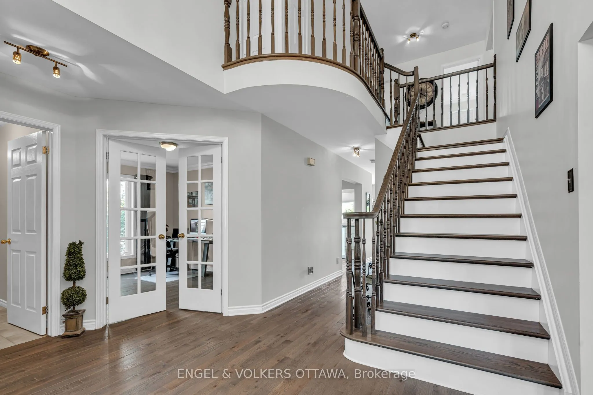 1441 Talcy Crescent