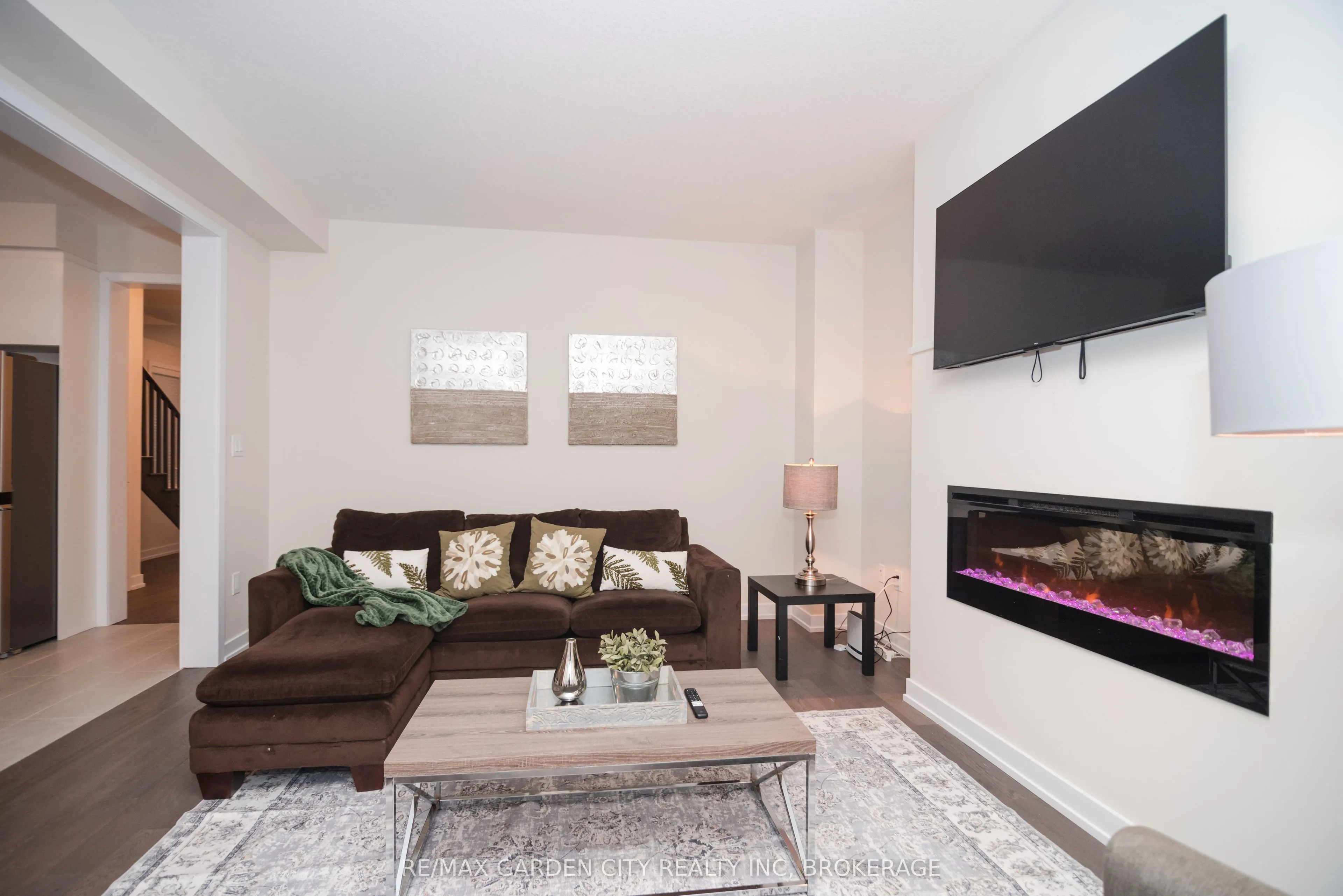 111 Sunflower Crescent