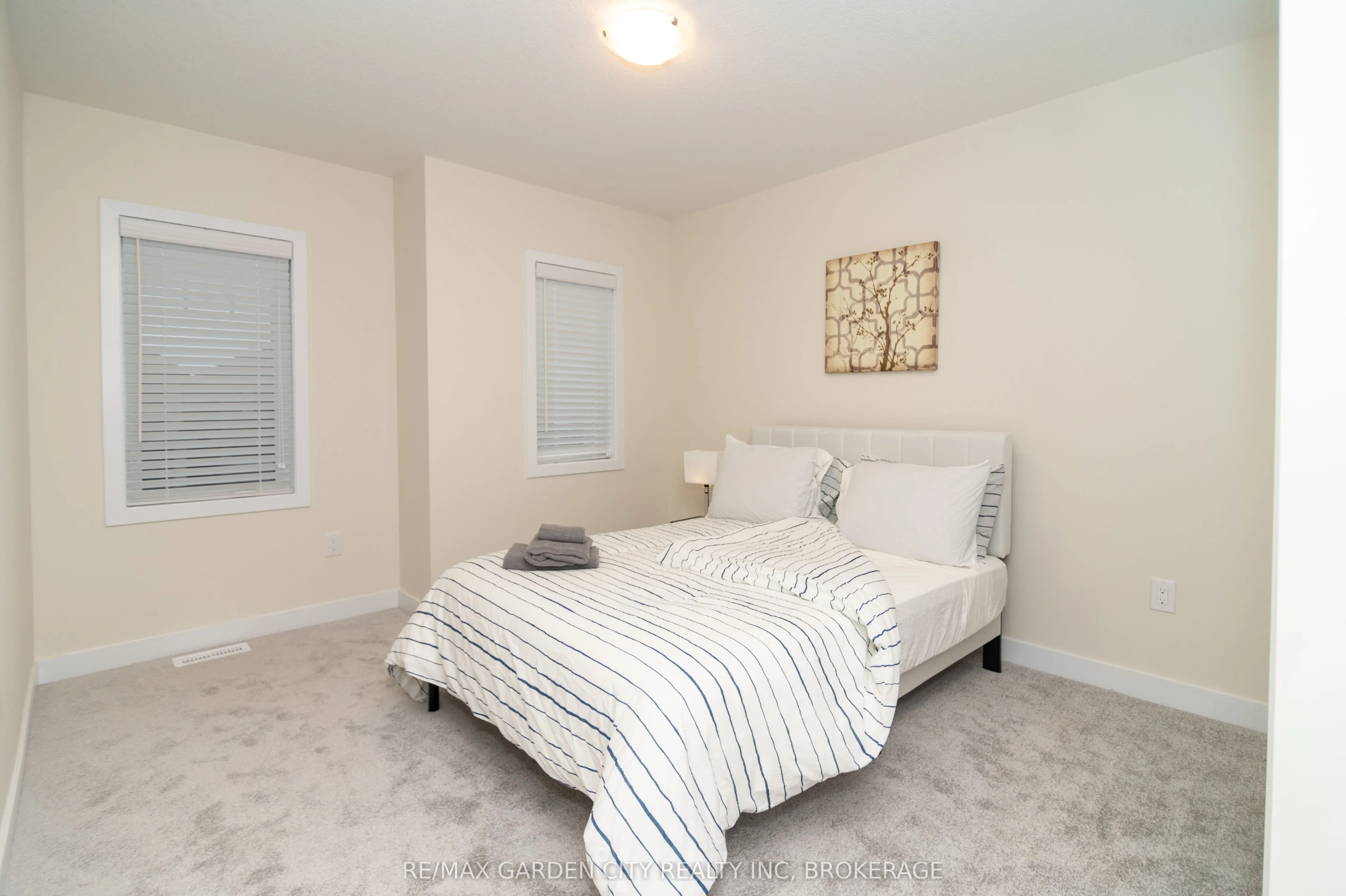 111 Sunflower Crescent