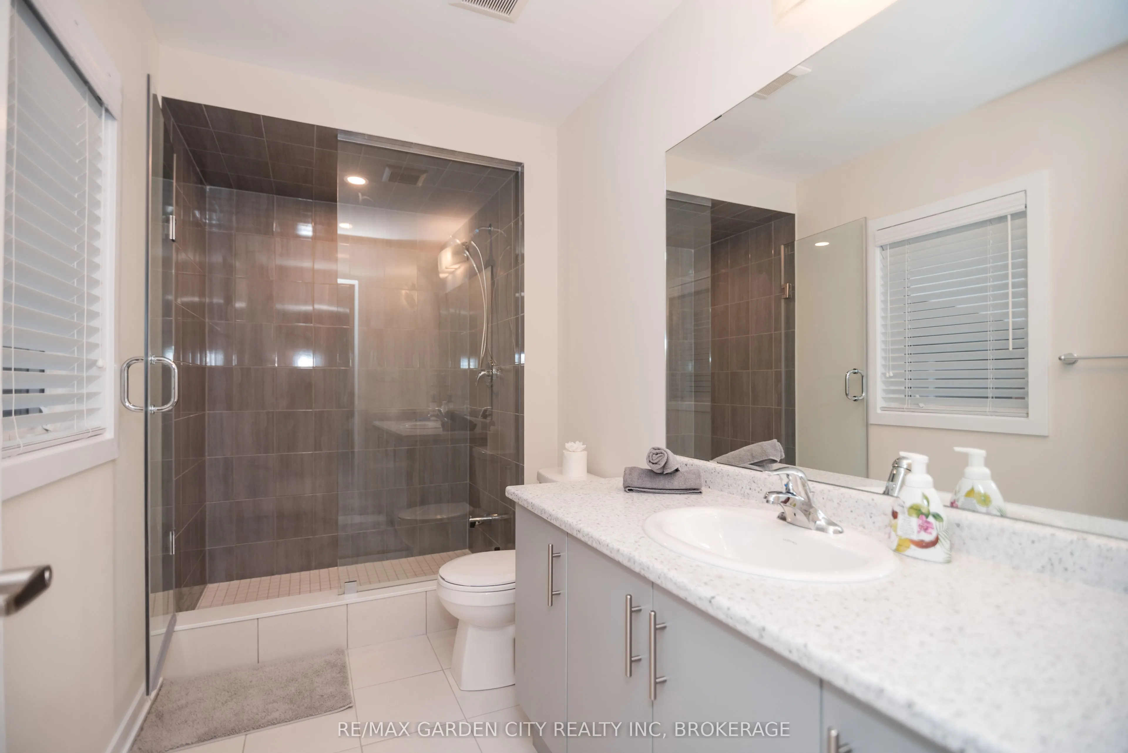111 Sunflower Crescent