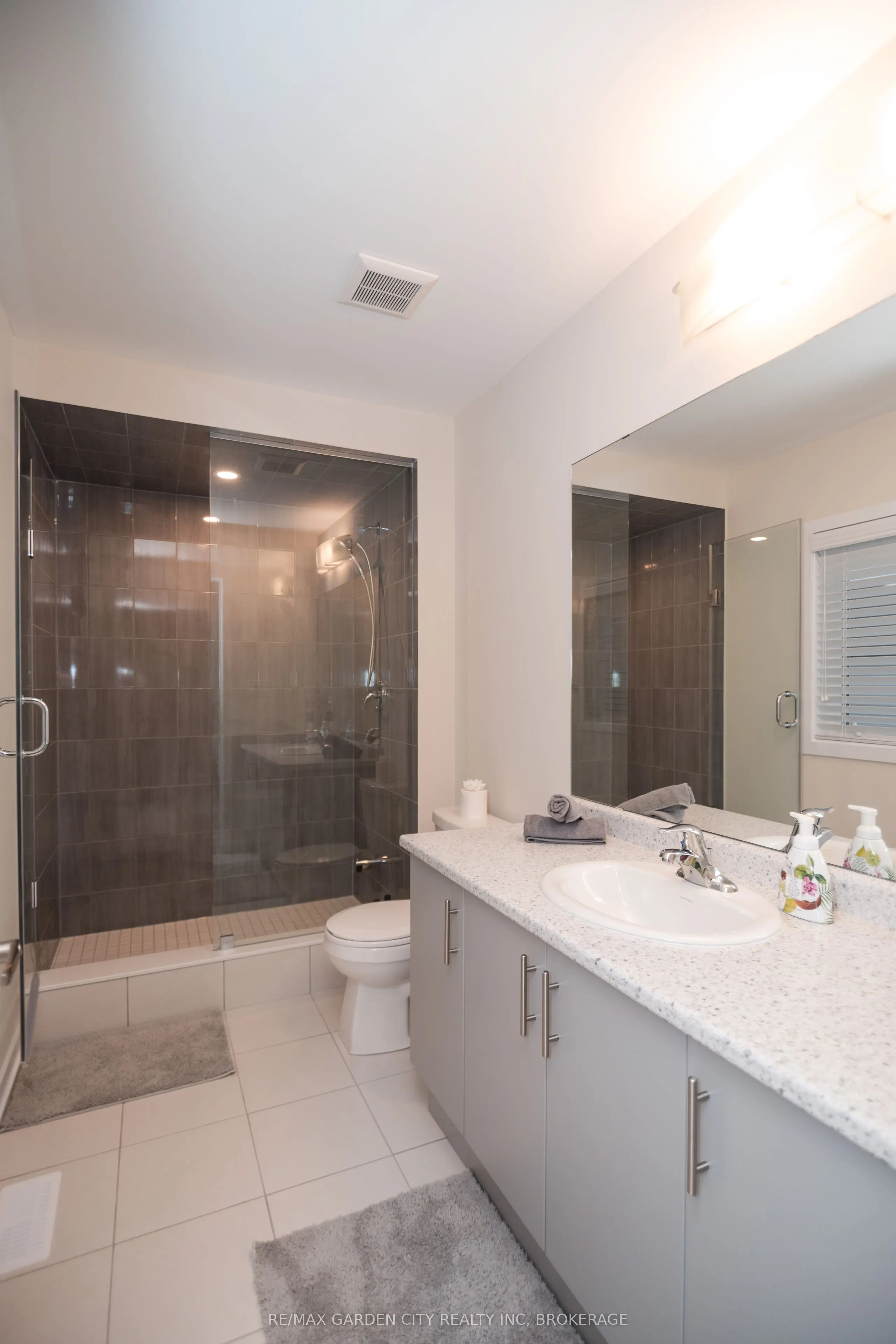 111 Sunflower Crescent