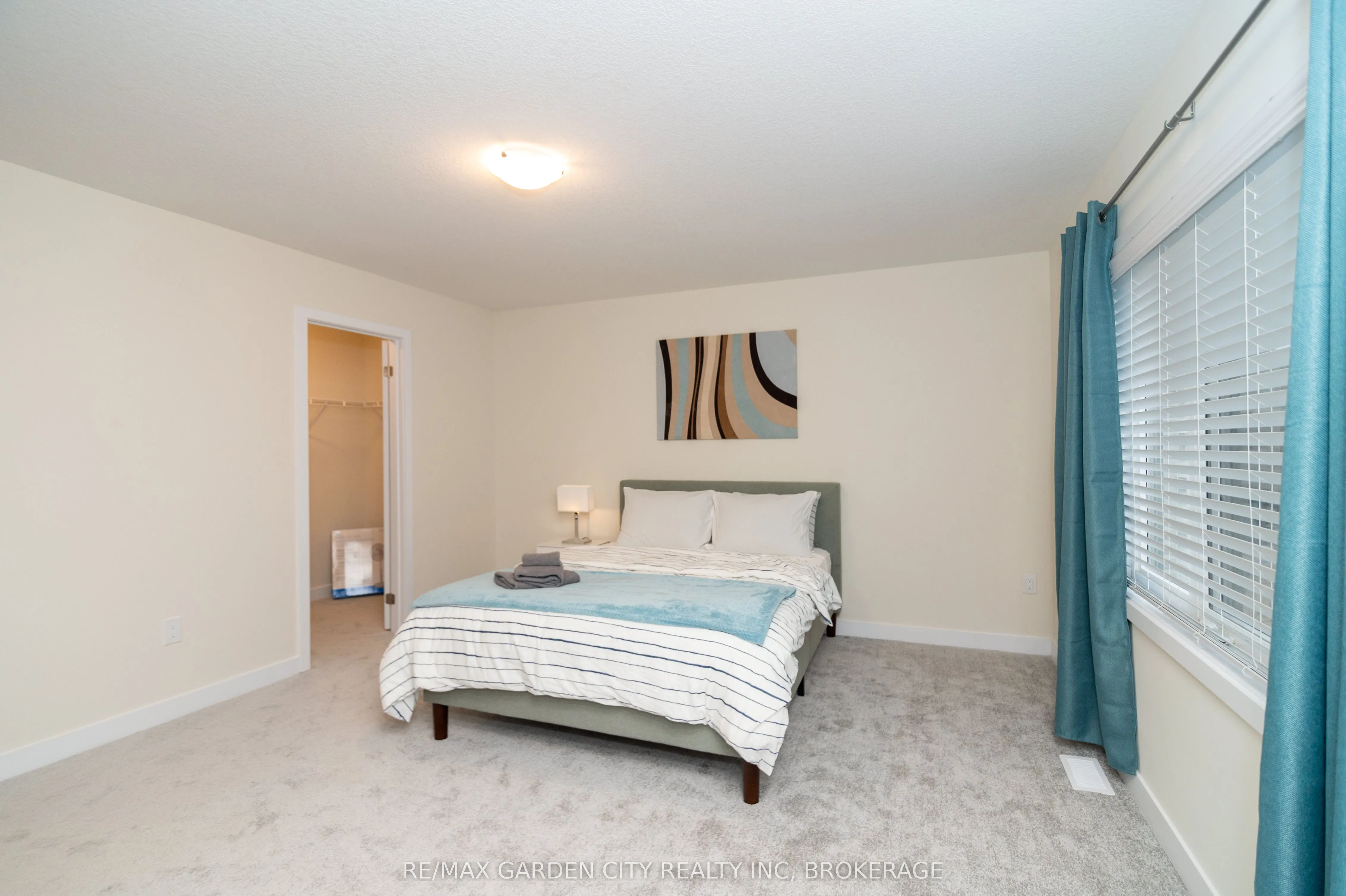 111 Sunflower Crescent