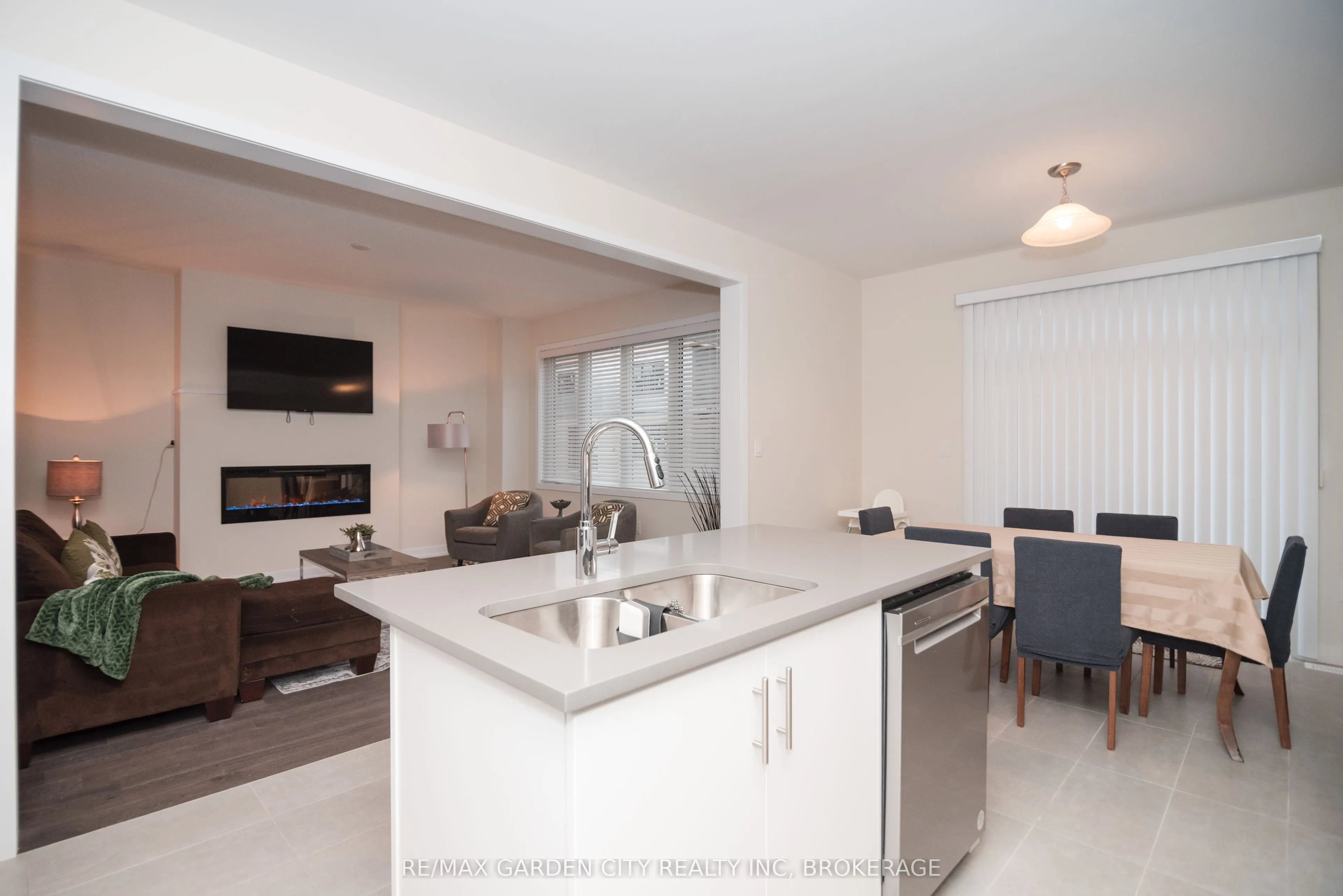 111 Sunflower Crescent