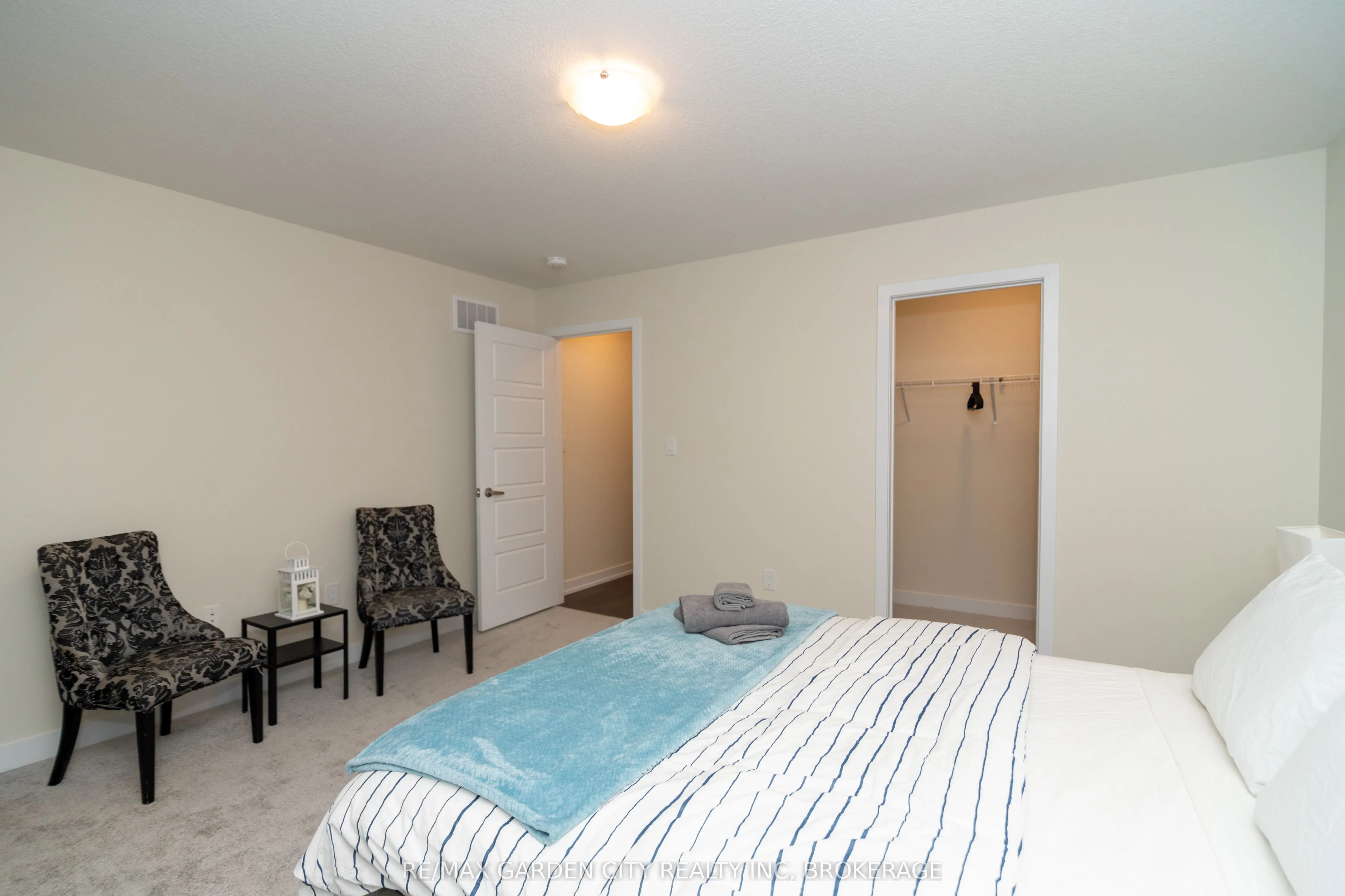 111 Sunflower Crescent
