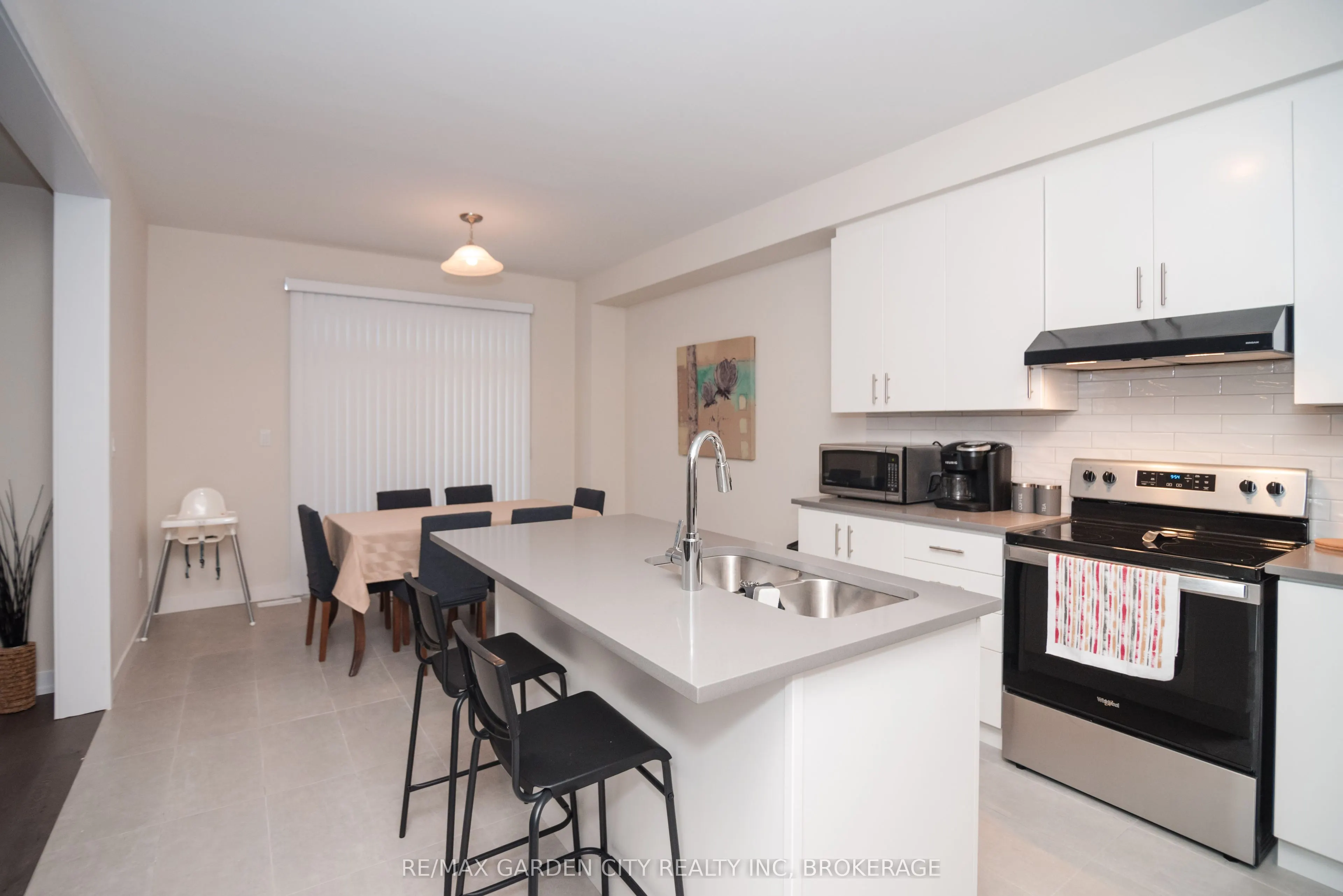111 Sunflower Crescent