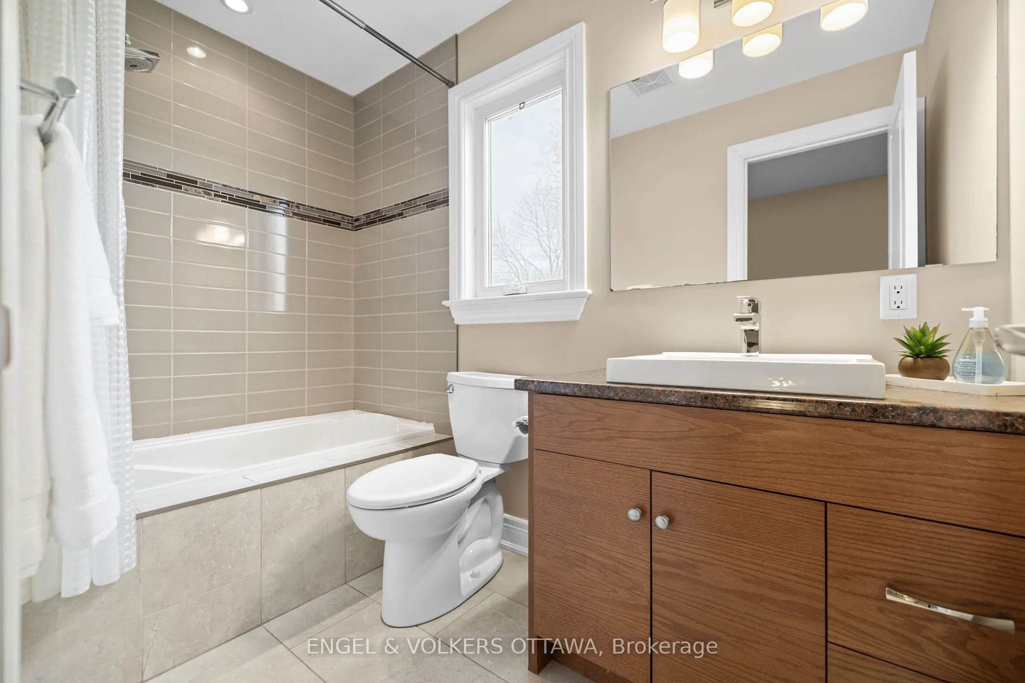 477A Sunnyside Avenue