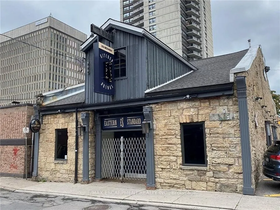 33 Bowen Street