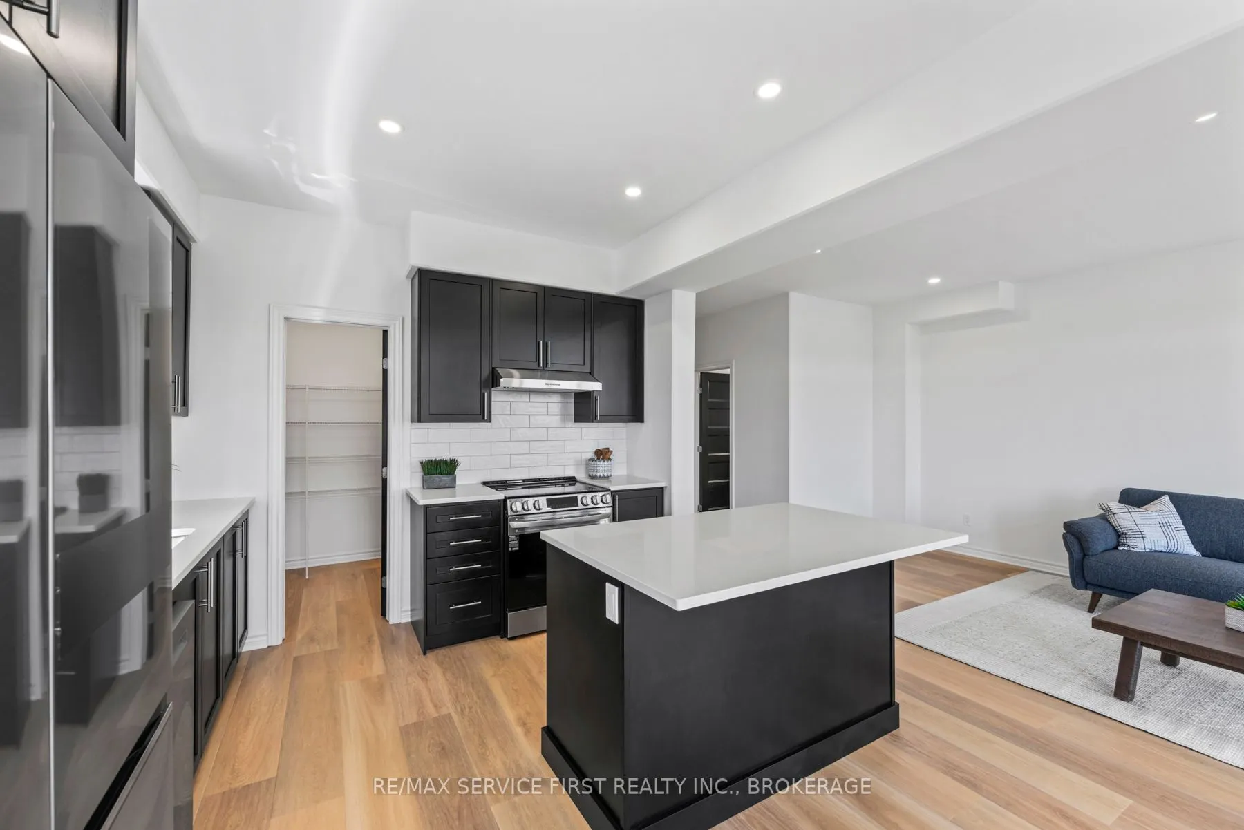 1350 TURNBULL Way, #E43