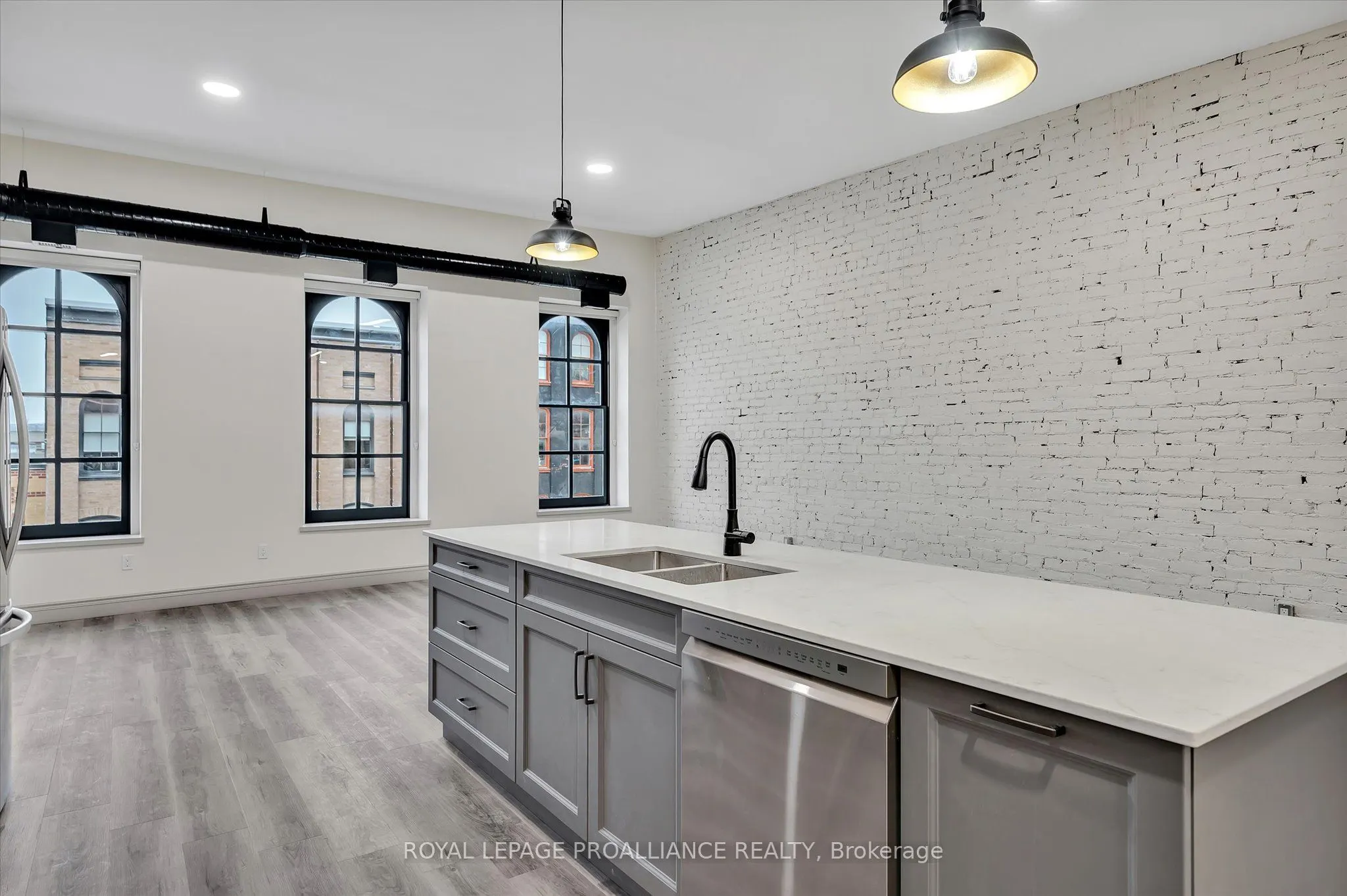 380 George Street, #2B
