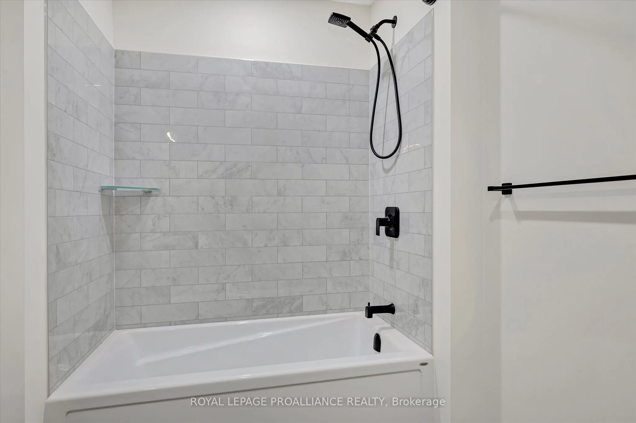 380 George Street, #2B