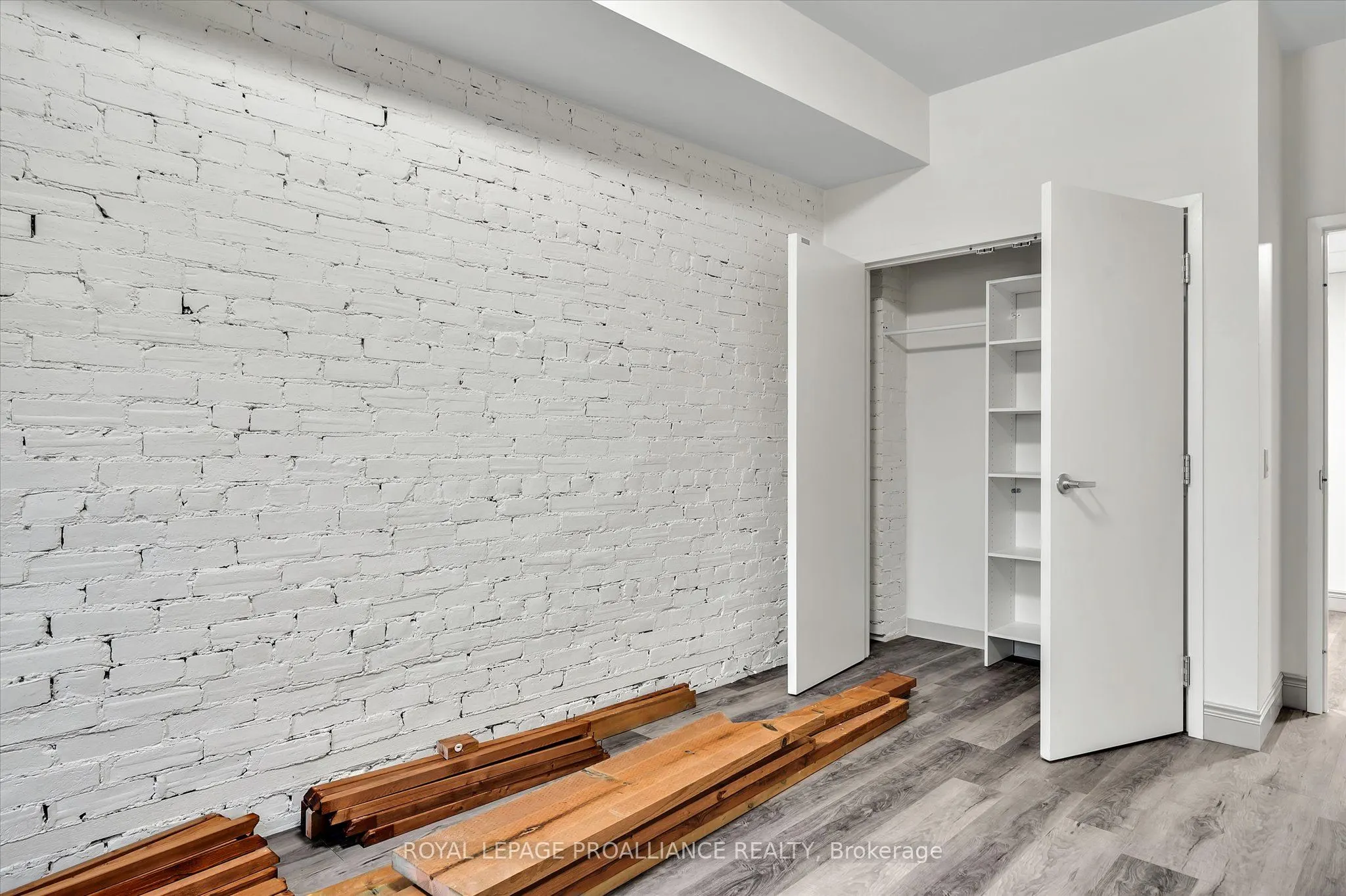 380 George Street, #2B