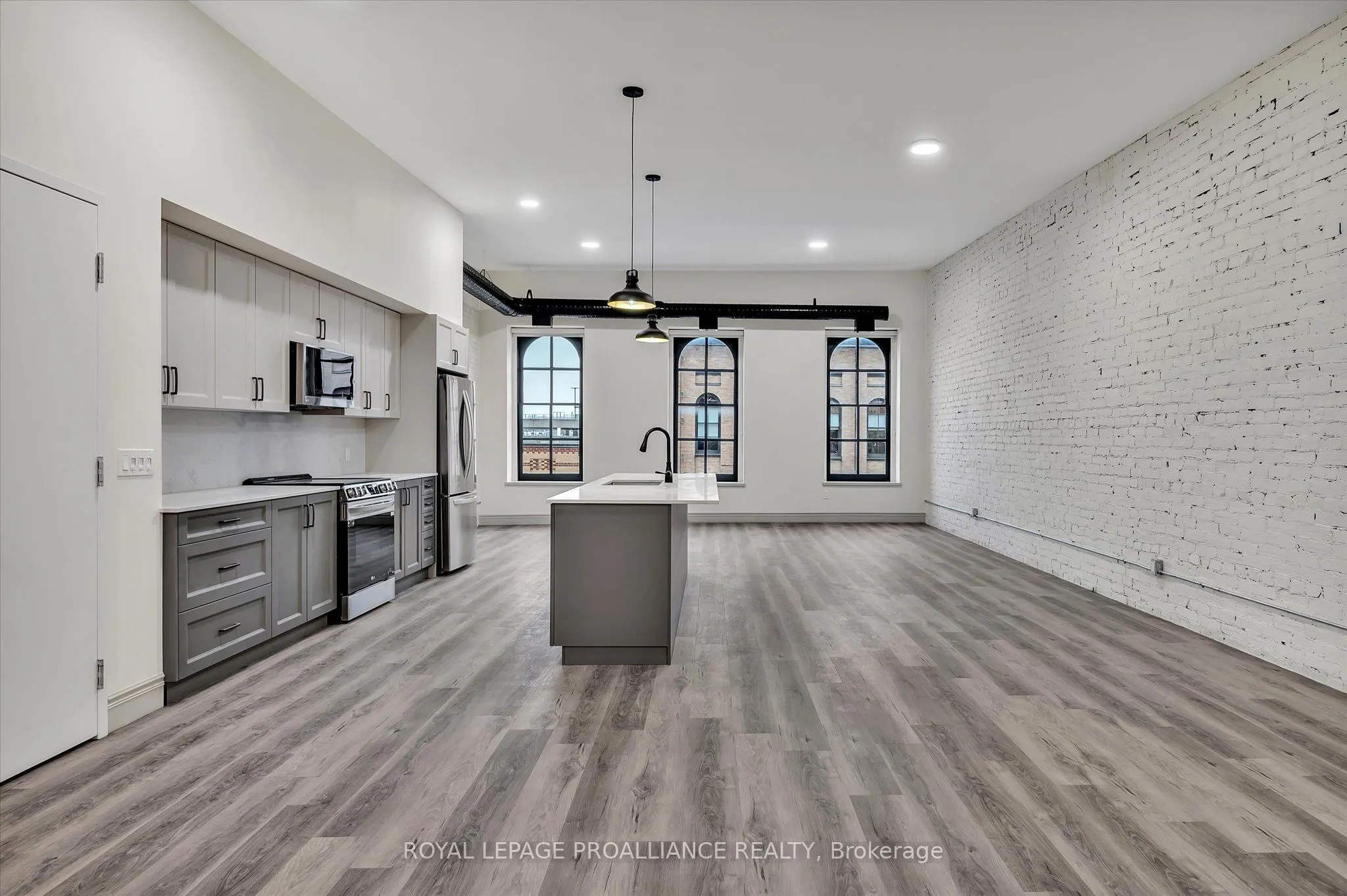 380 George Street, #2B
