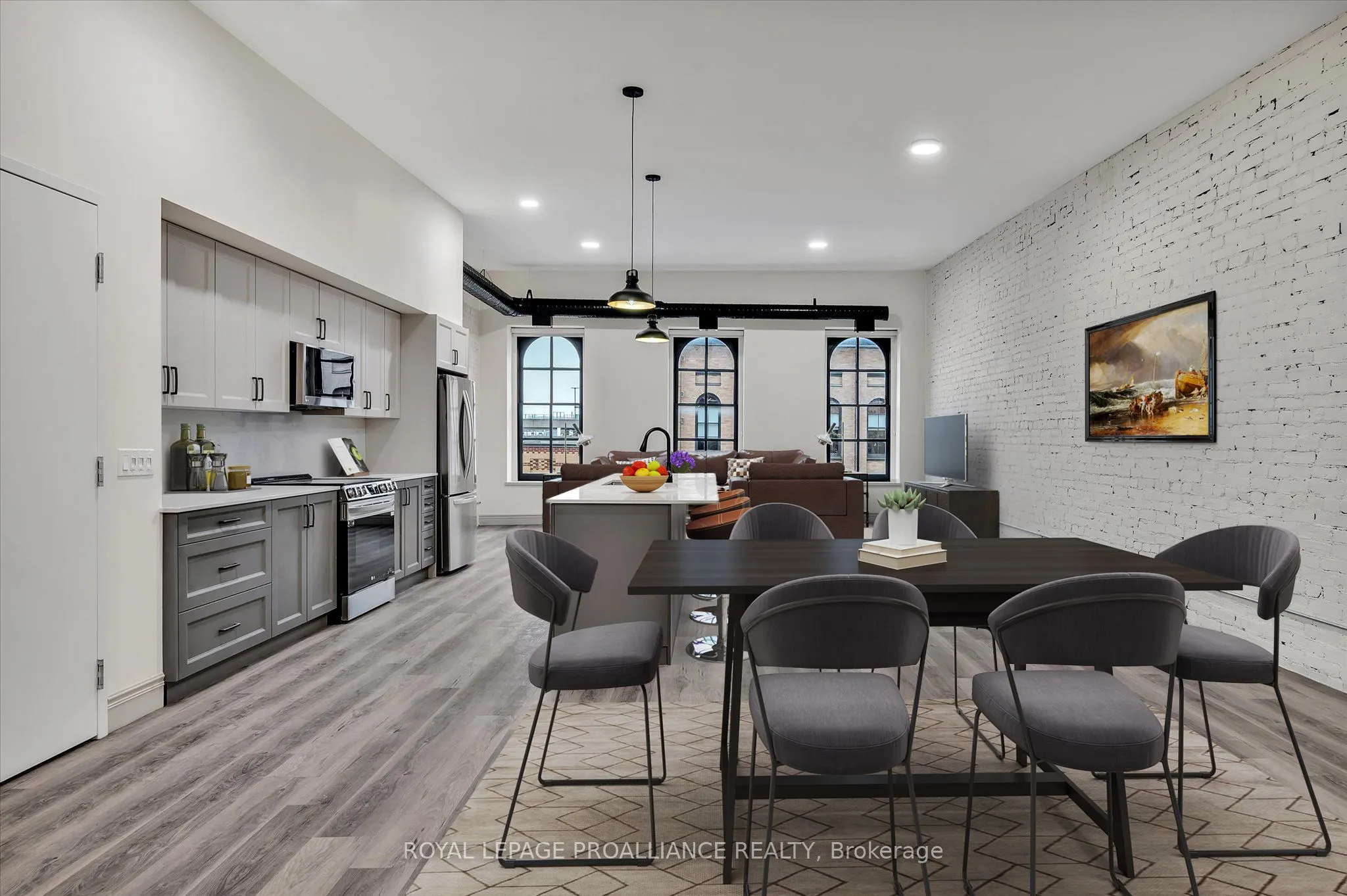 380 George Street, #2B