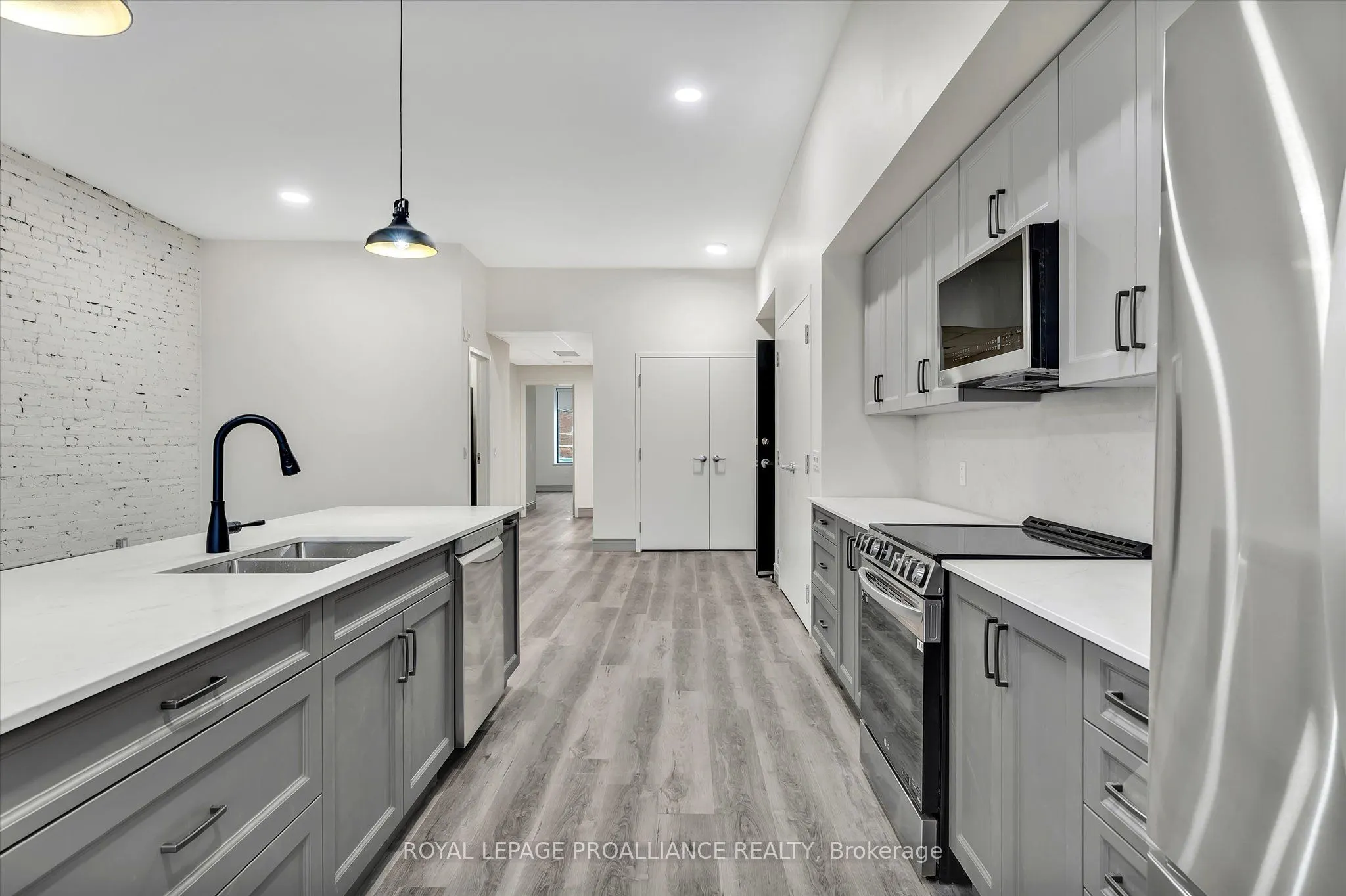 380 George Street, #2B