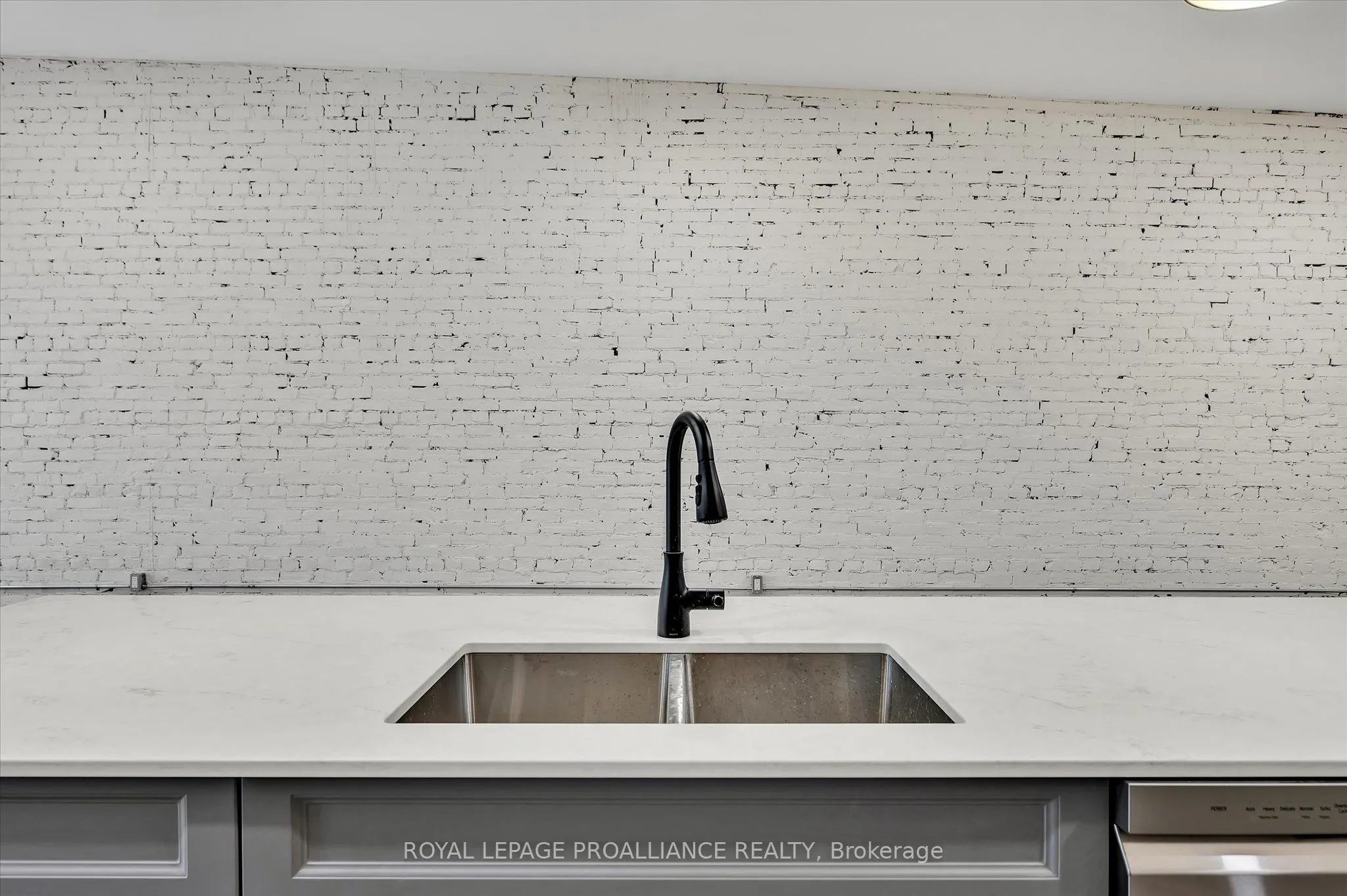 380 George Street, #2B