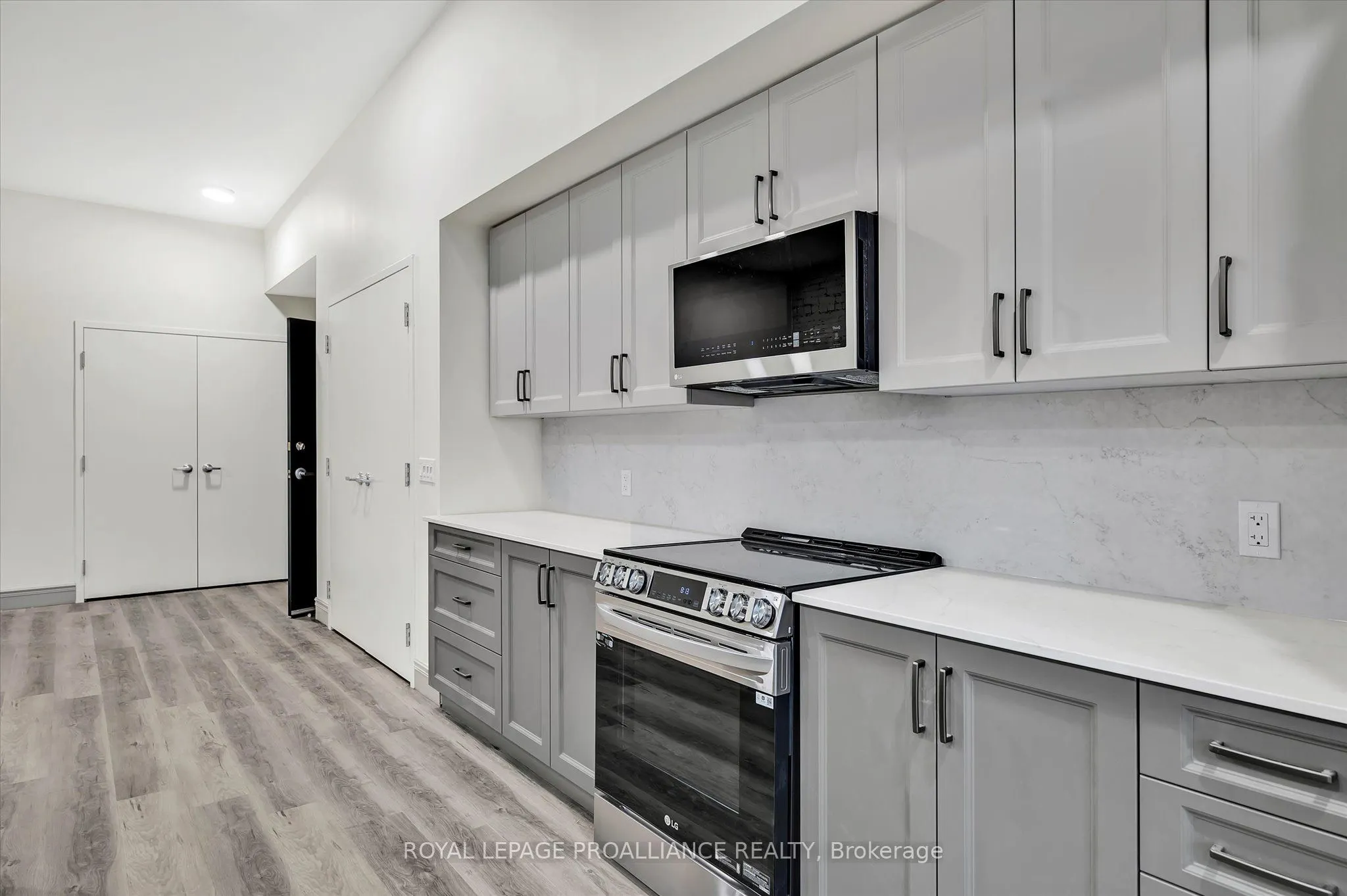 380 George Street, #2B