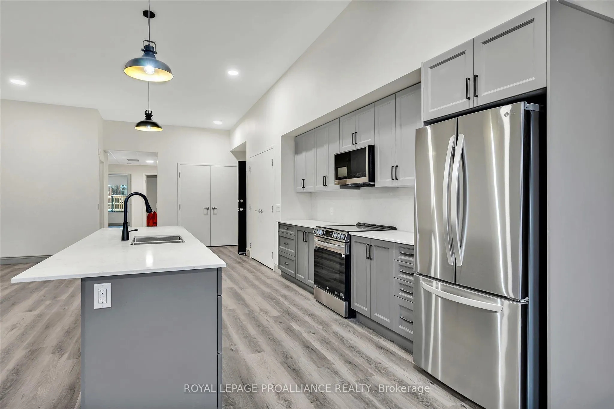 380 George Street, #2B