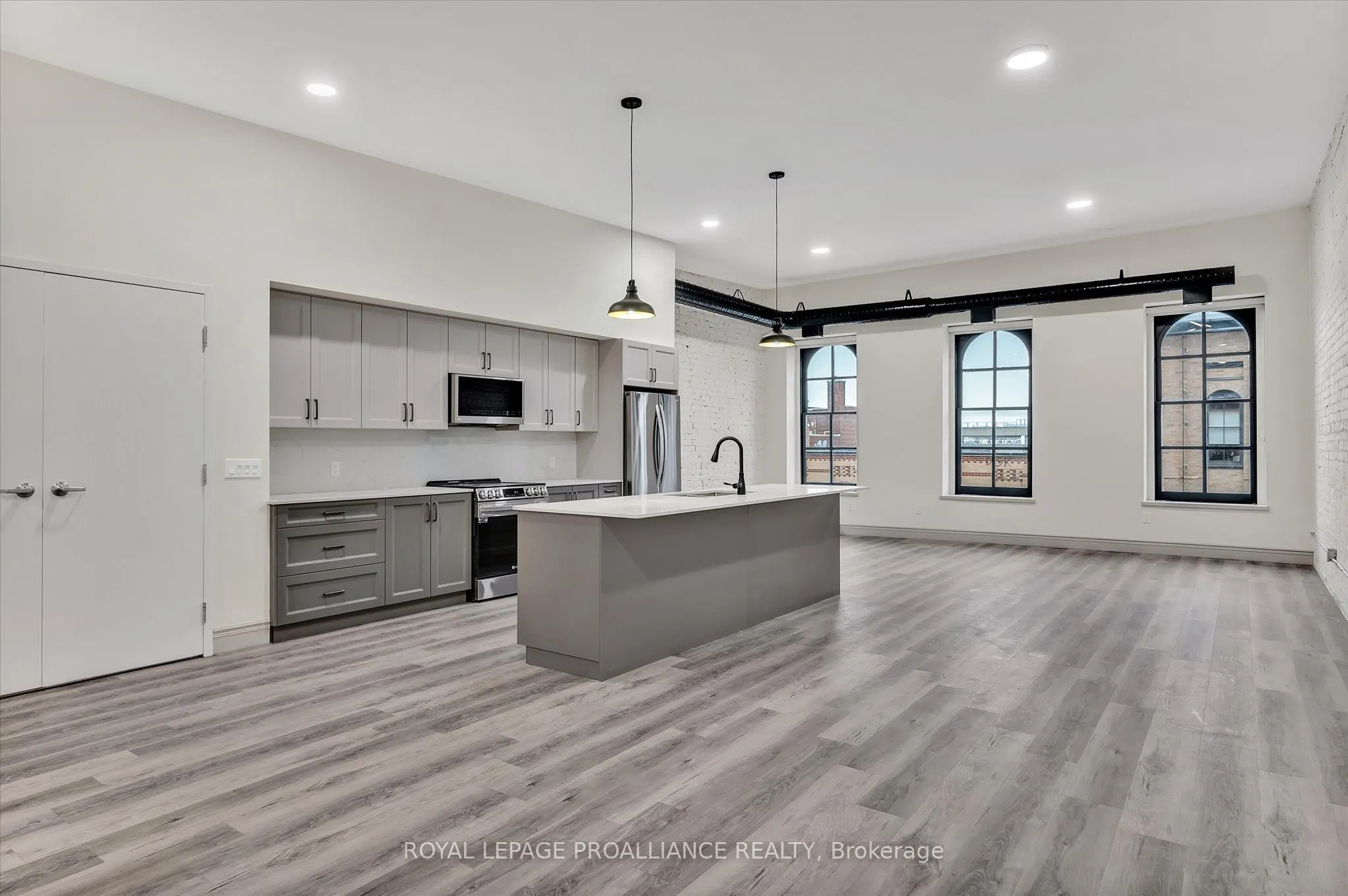 380 George Street, #2B