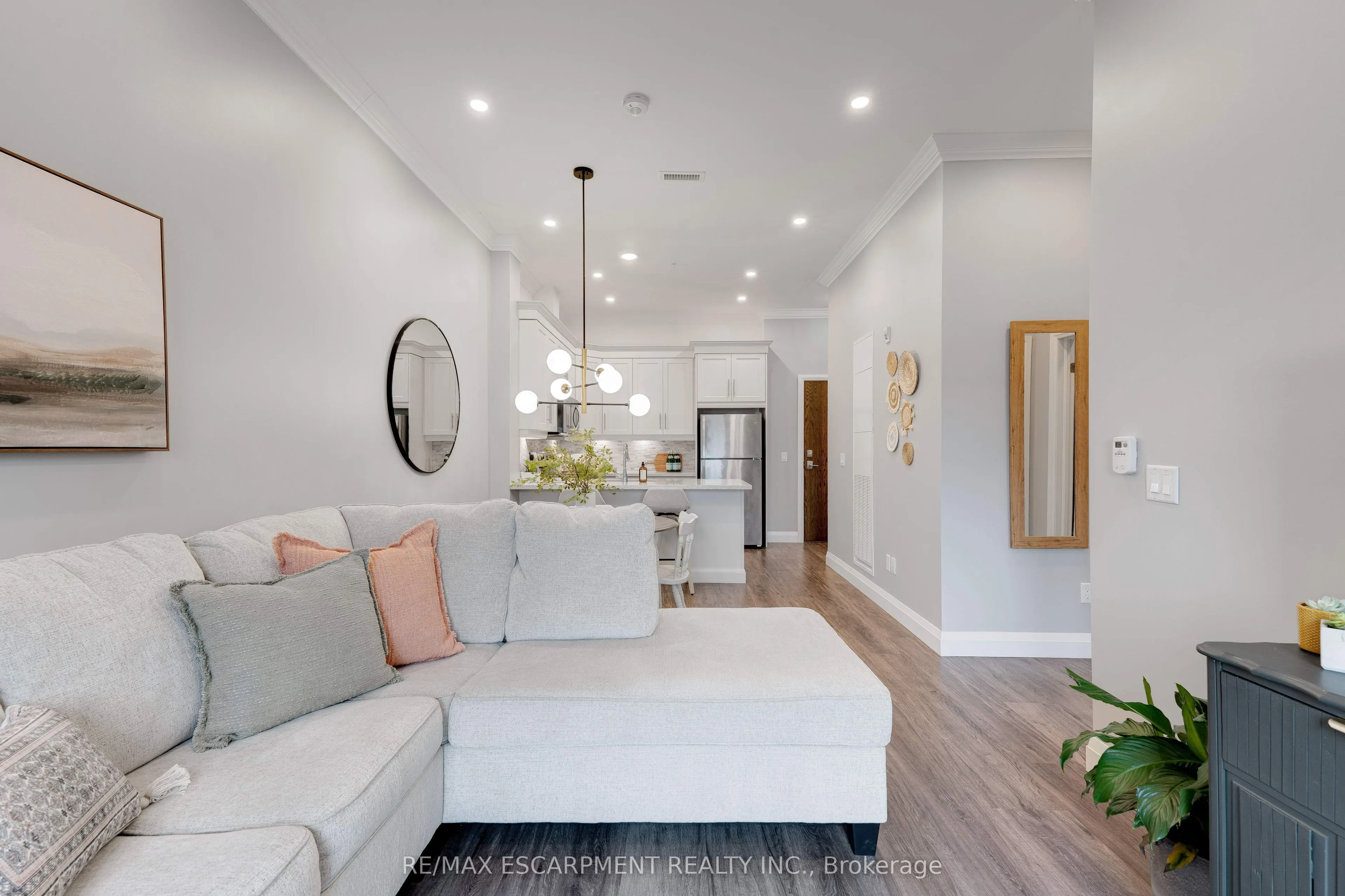 30 HAMILTON Street S, #108