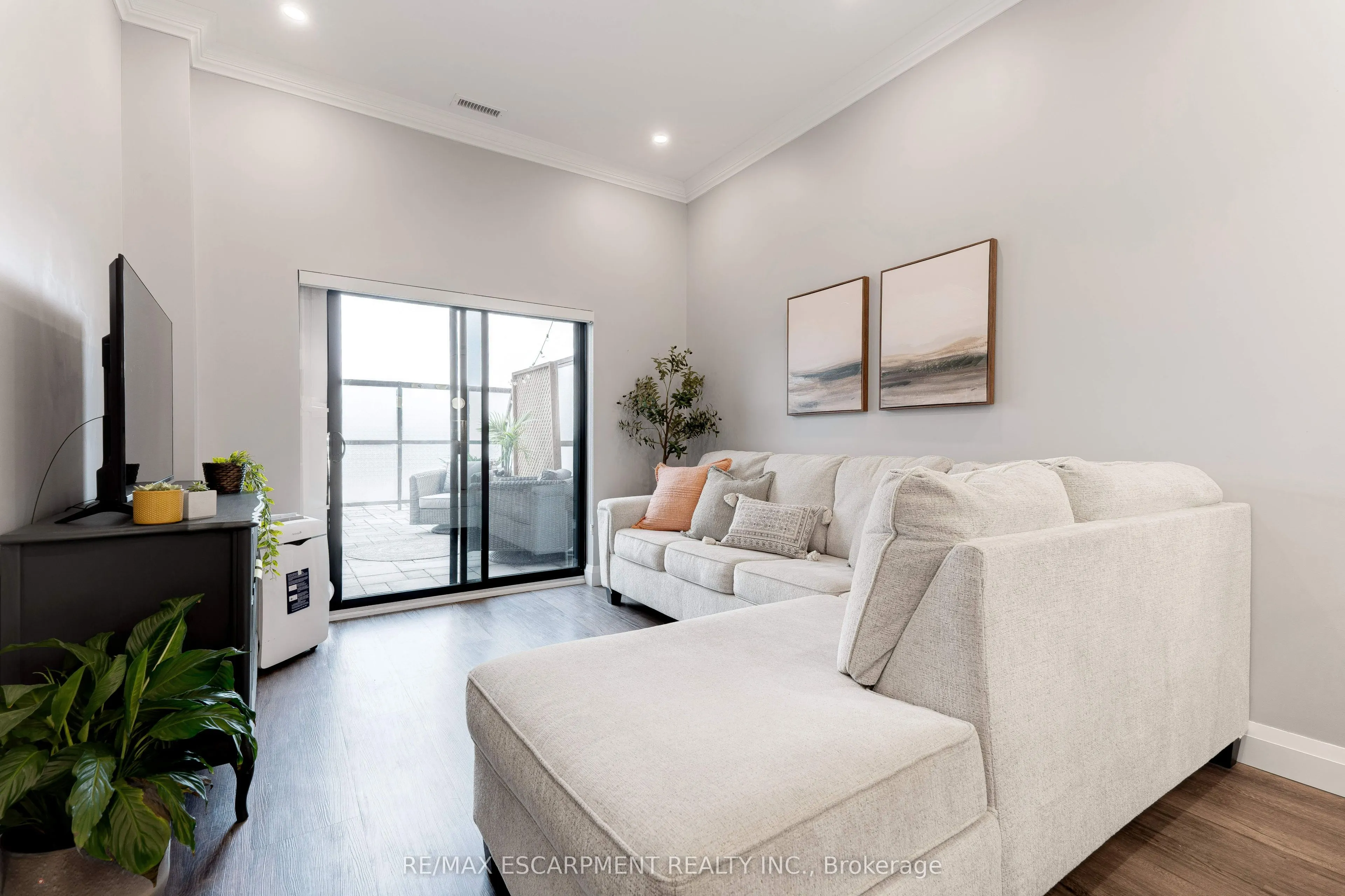 30 HAMILTON Street S, #108