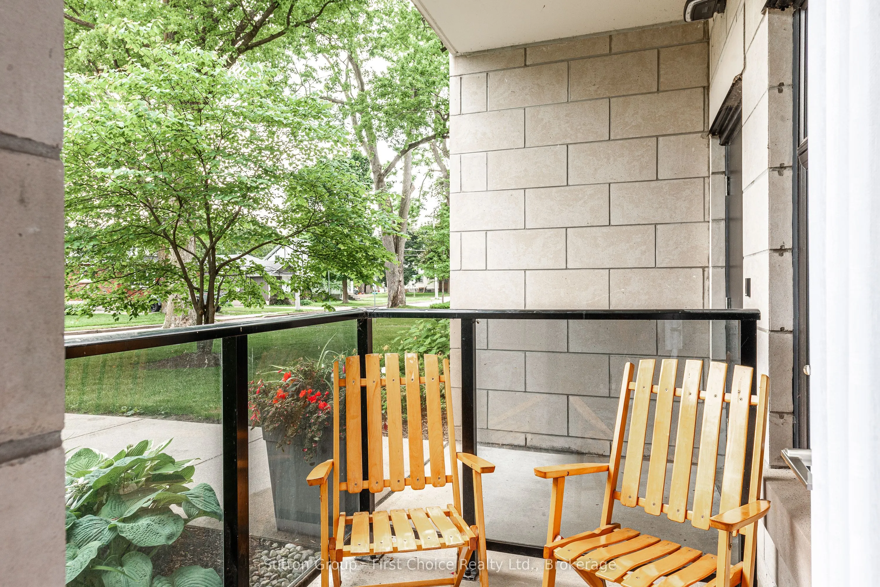 255 John Street N #102