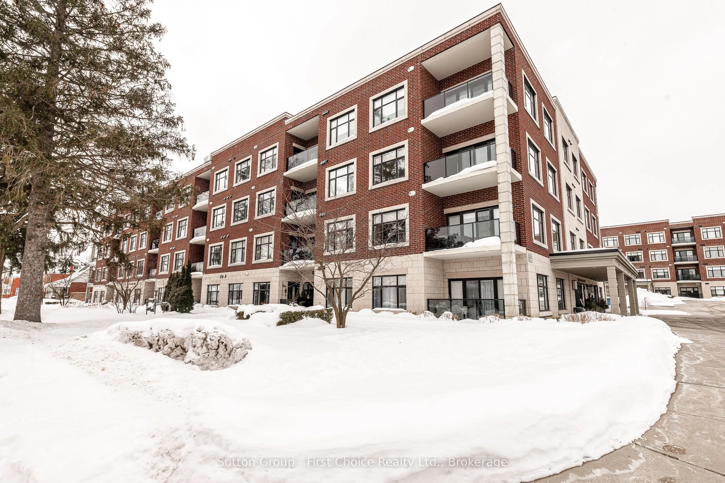 255 John Street N #102