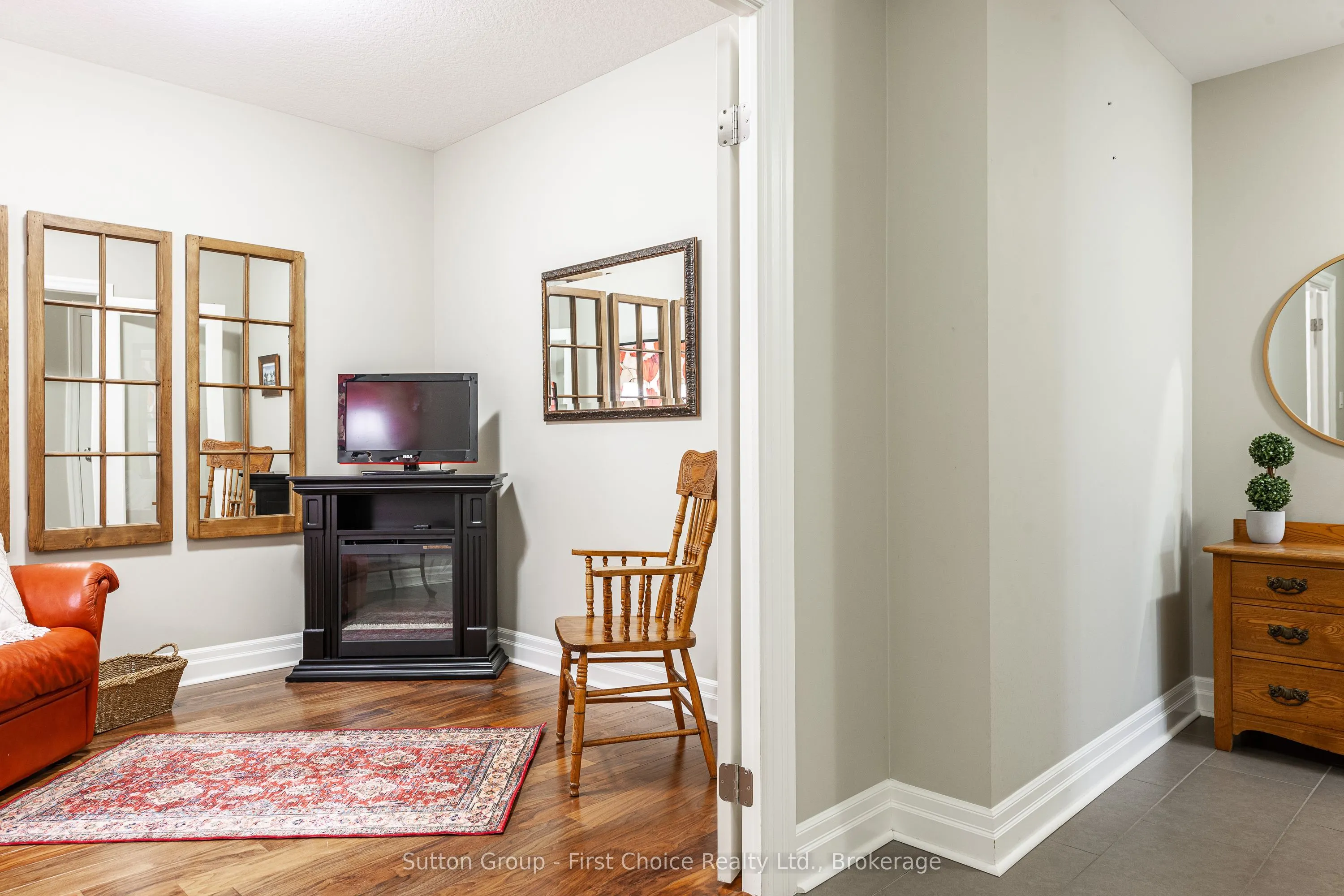 255 John Street N #102