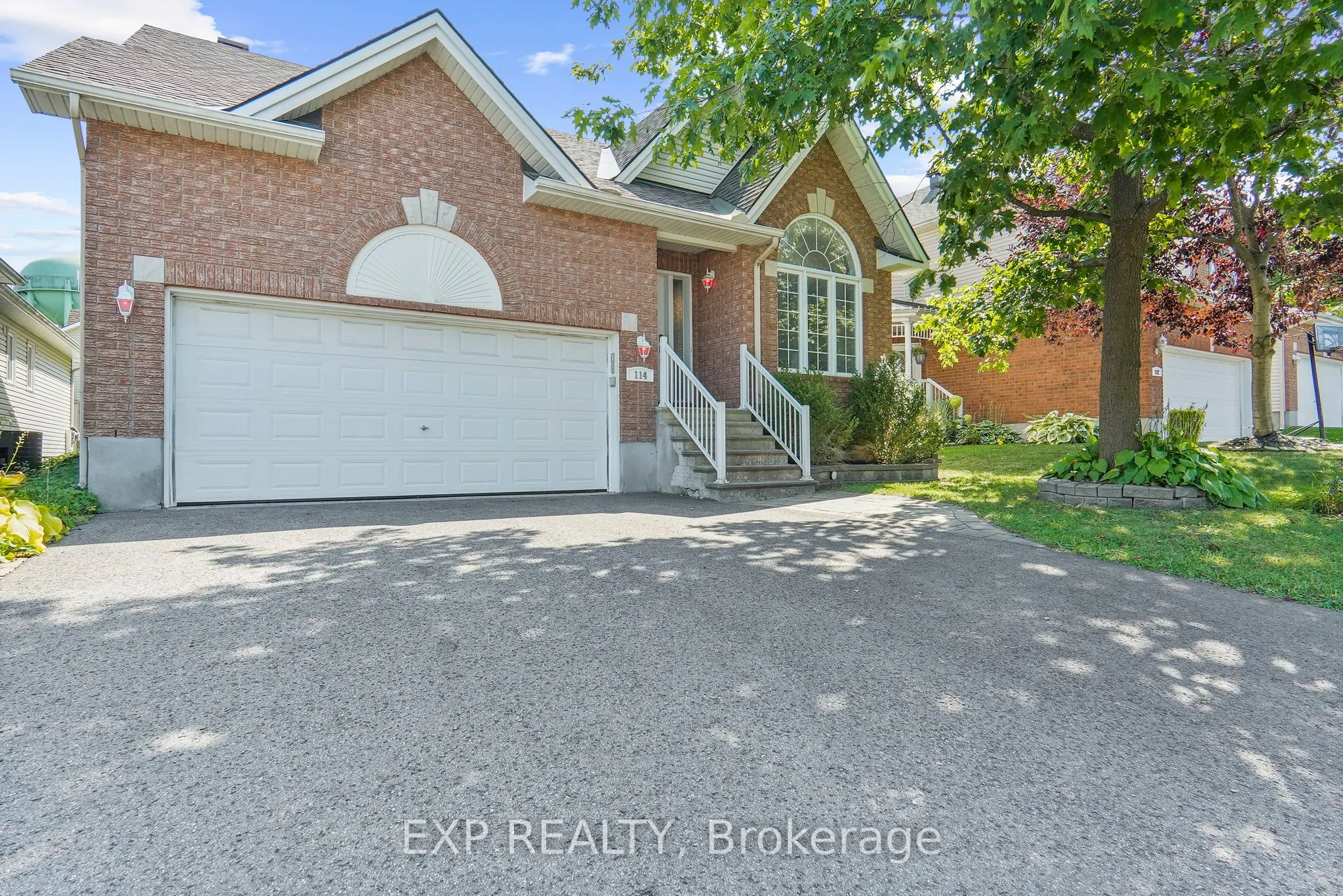 114 ECHOWOODS Avenue