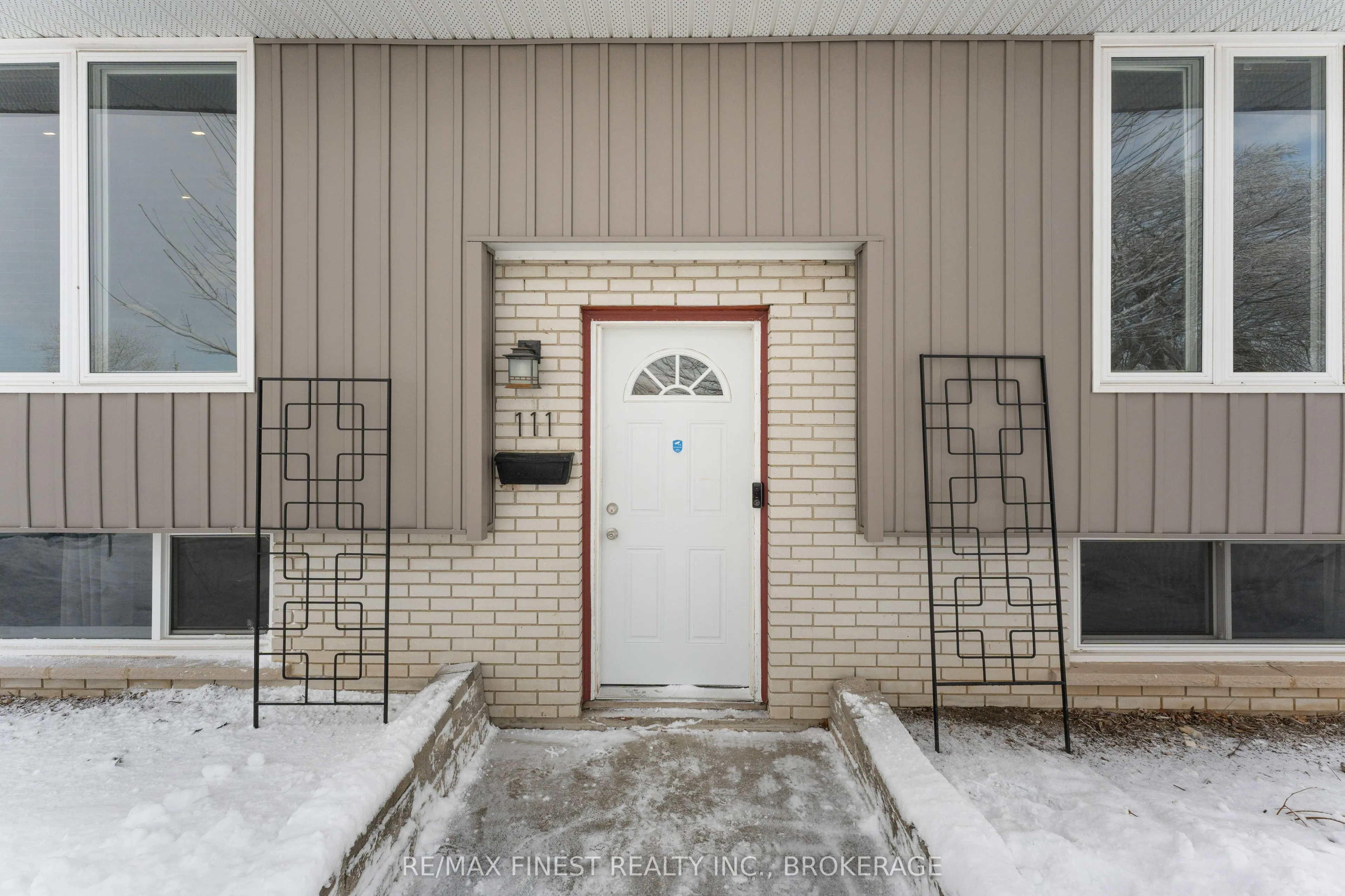 111 Manitou Crescent
