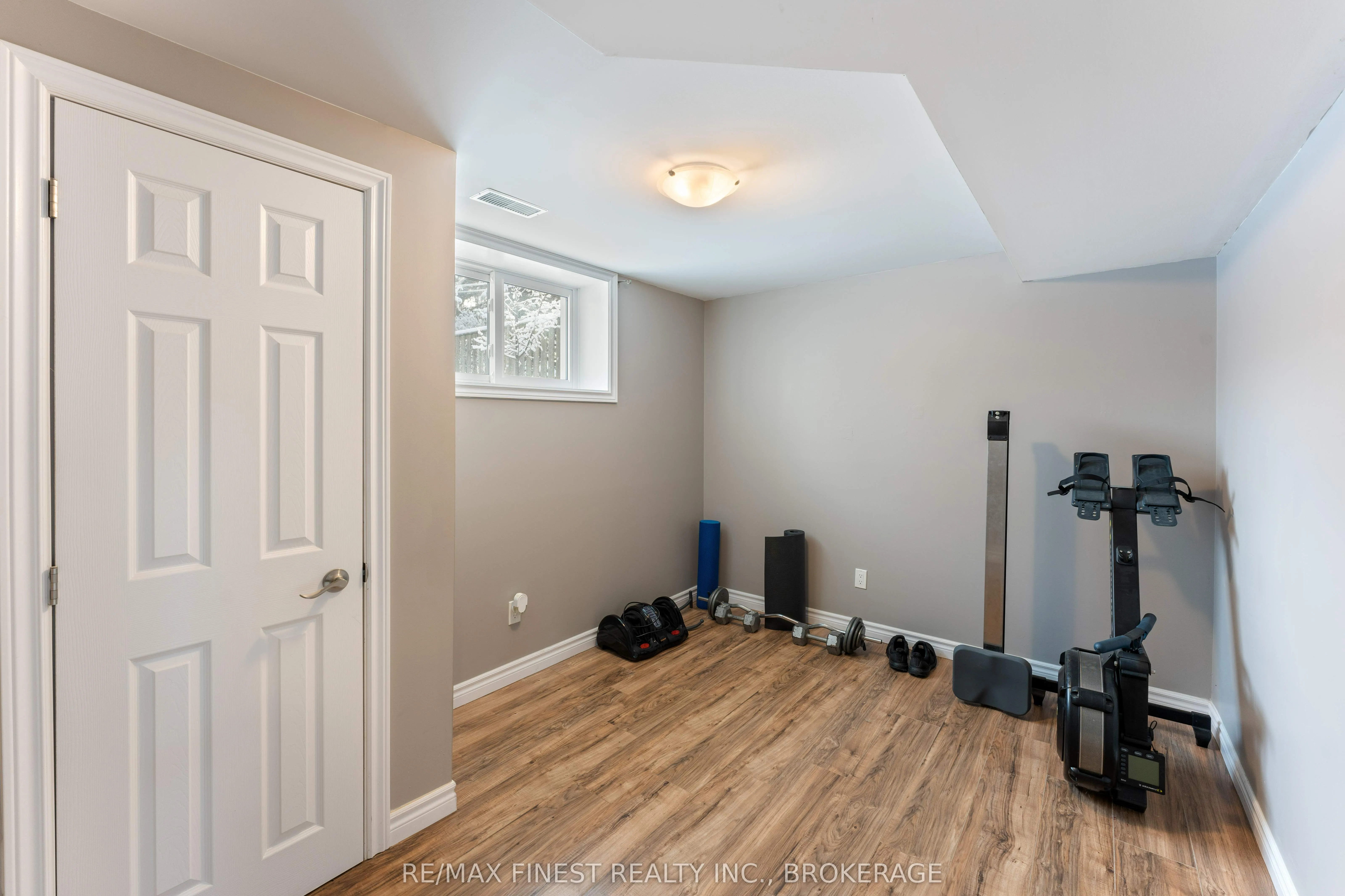 111 Manitou Crescent