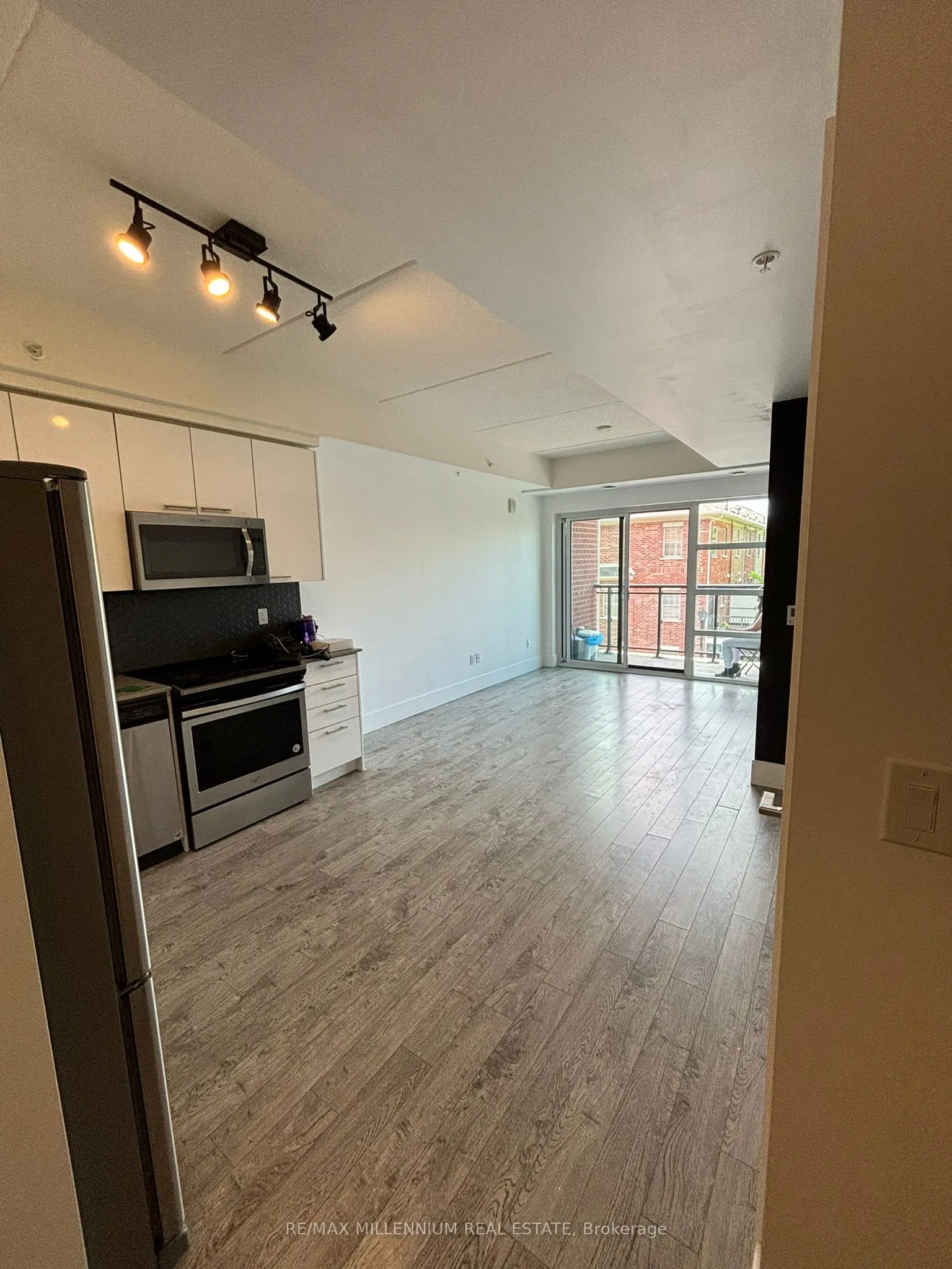 15 Prince Albert Boulevard #312