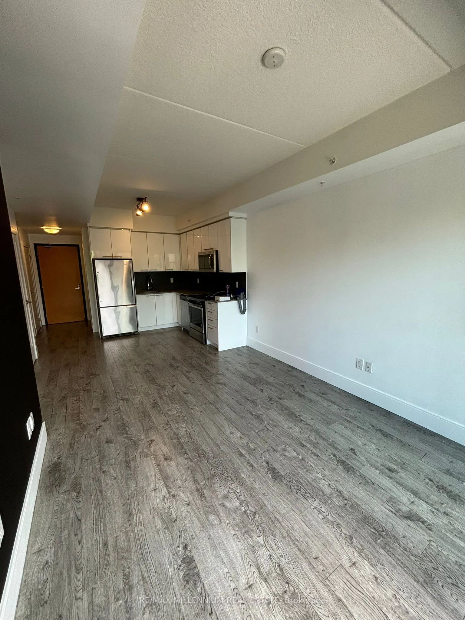 15 Prince Albert Boulevard #312