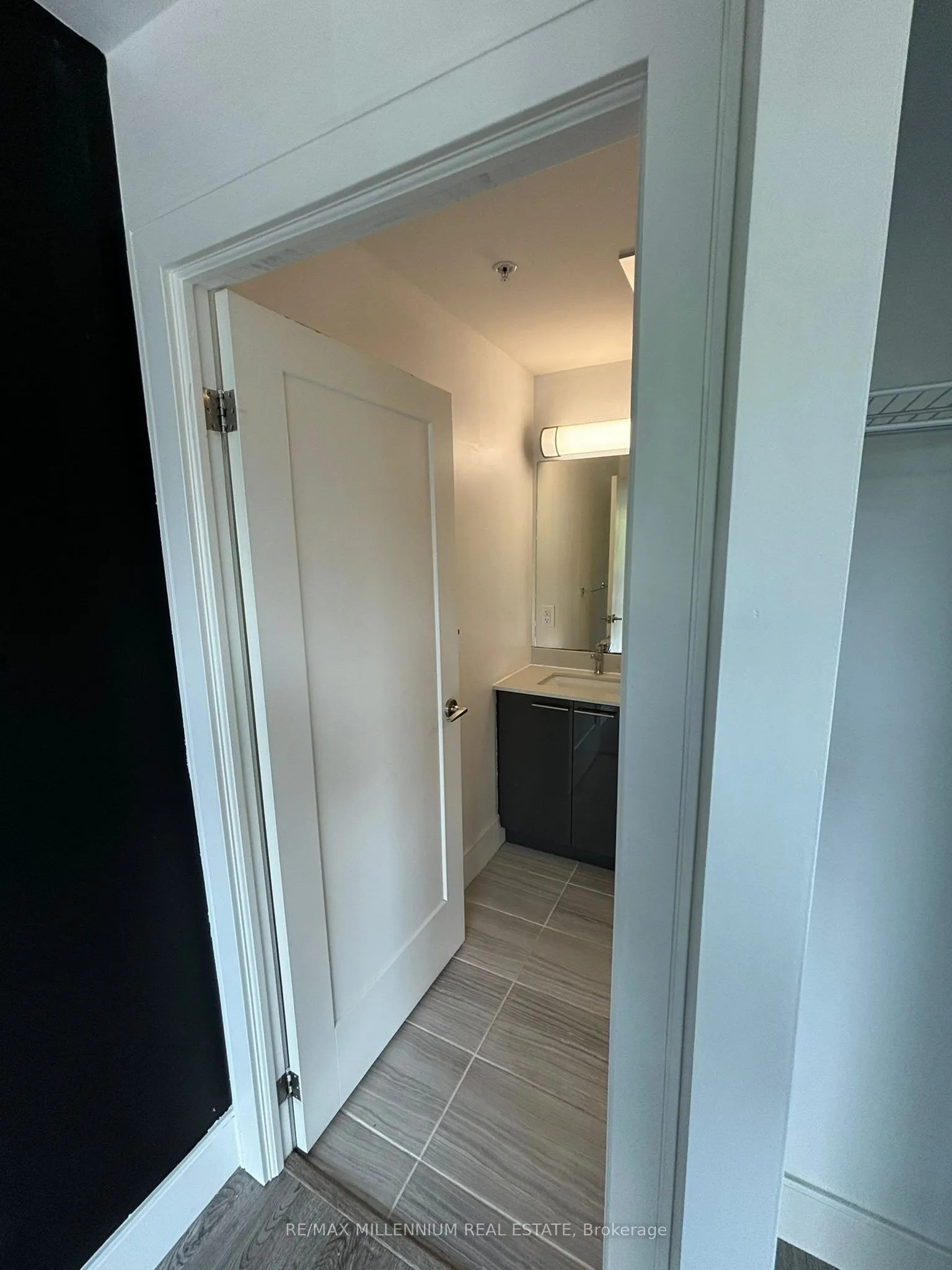 15 Prince Albert Boulevard #312