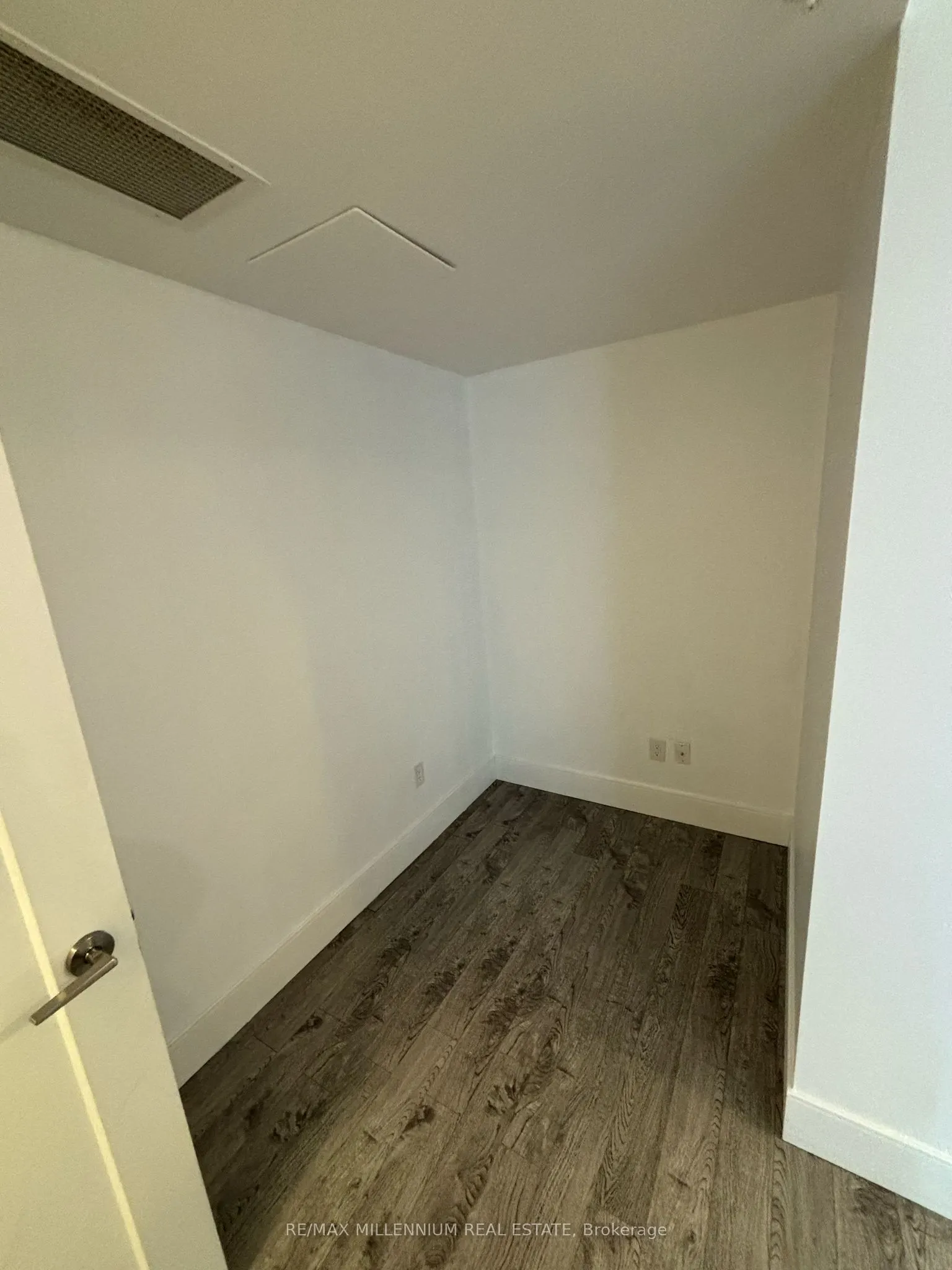 15 Prince Albert Boulevard #312