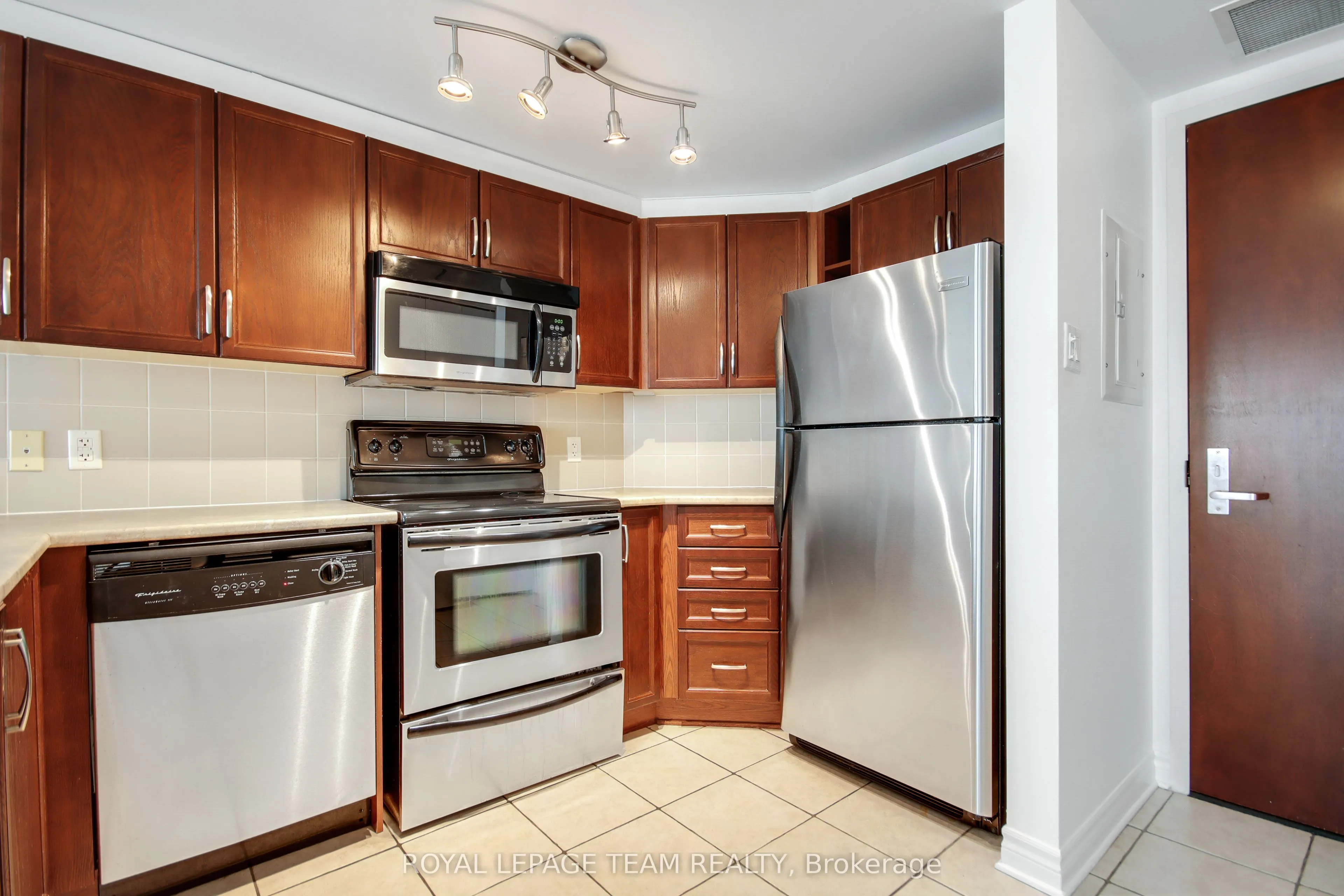 200 RIDEAU Street, #1609